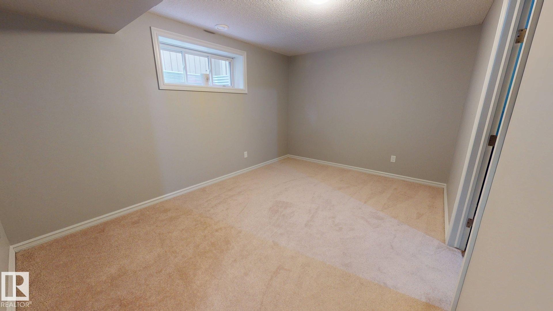821 36A Avenue Nw, Edmonton, AB - Indoor Photo Showing Other Room