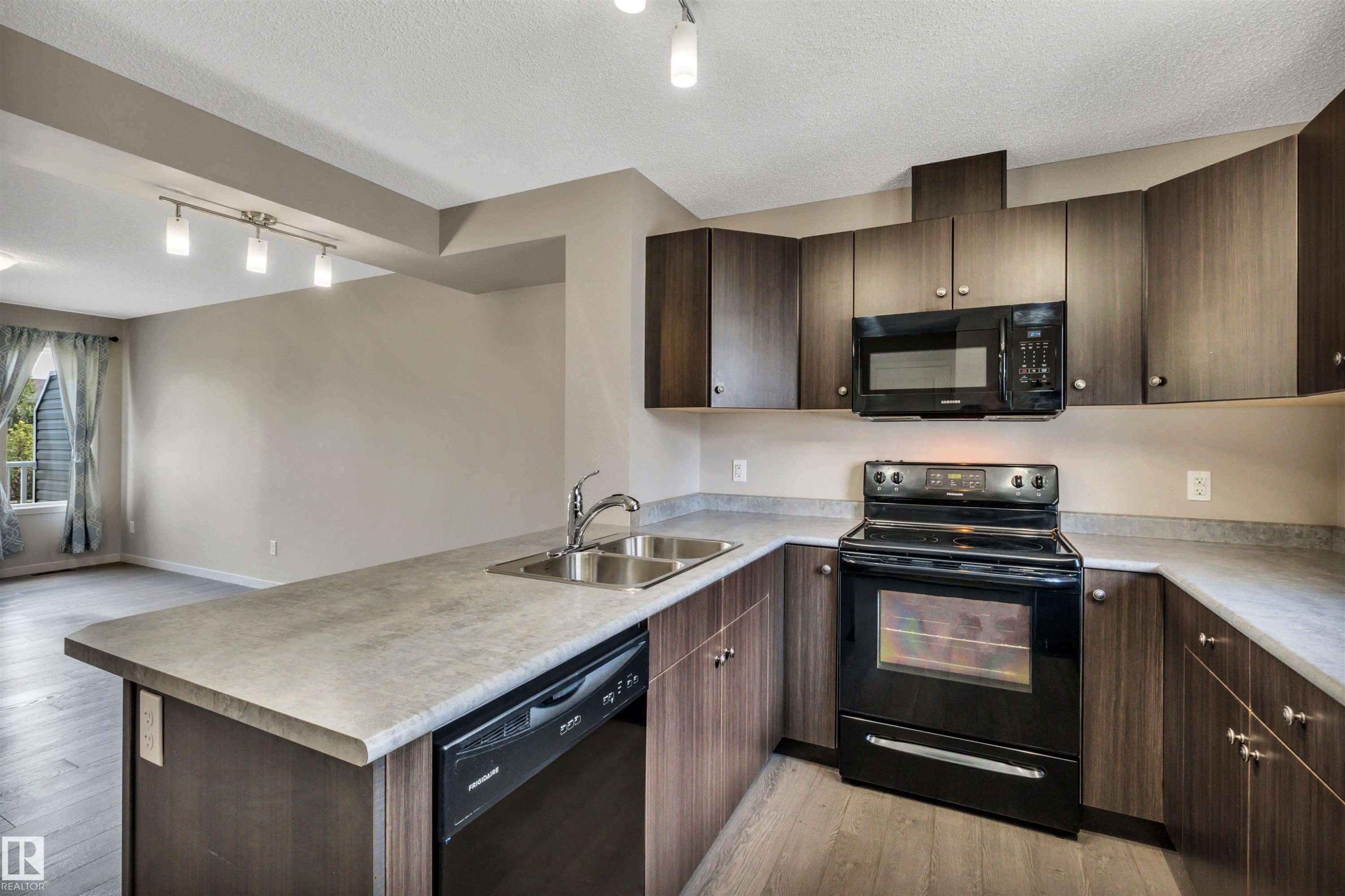 #33 1816 Rutherford Rd Sw, Edmonton, AB