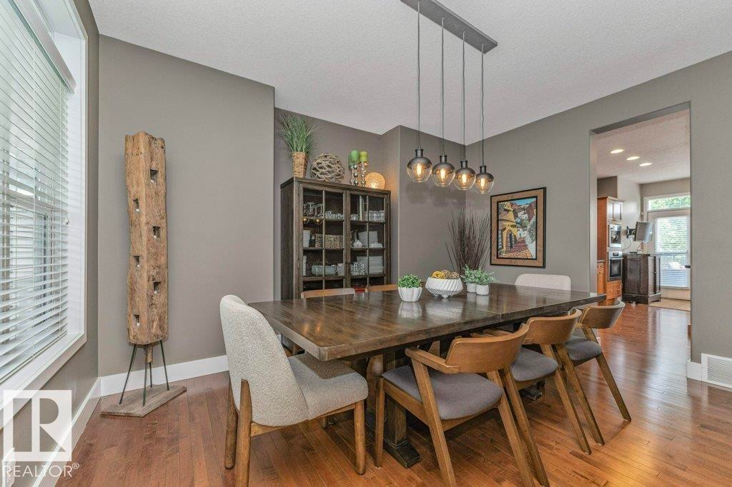 11009 131 Street Nw, Edmonton, AB - Indoor Photo Showing Dining Room