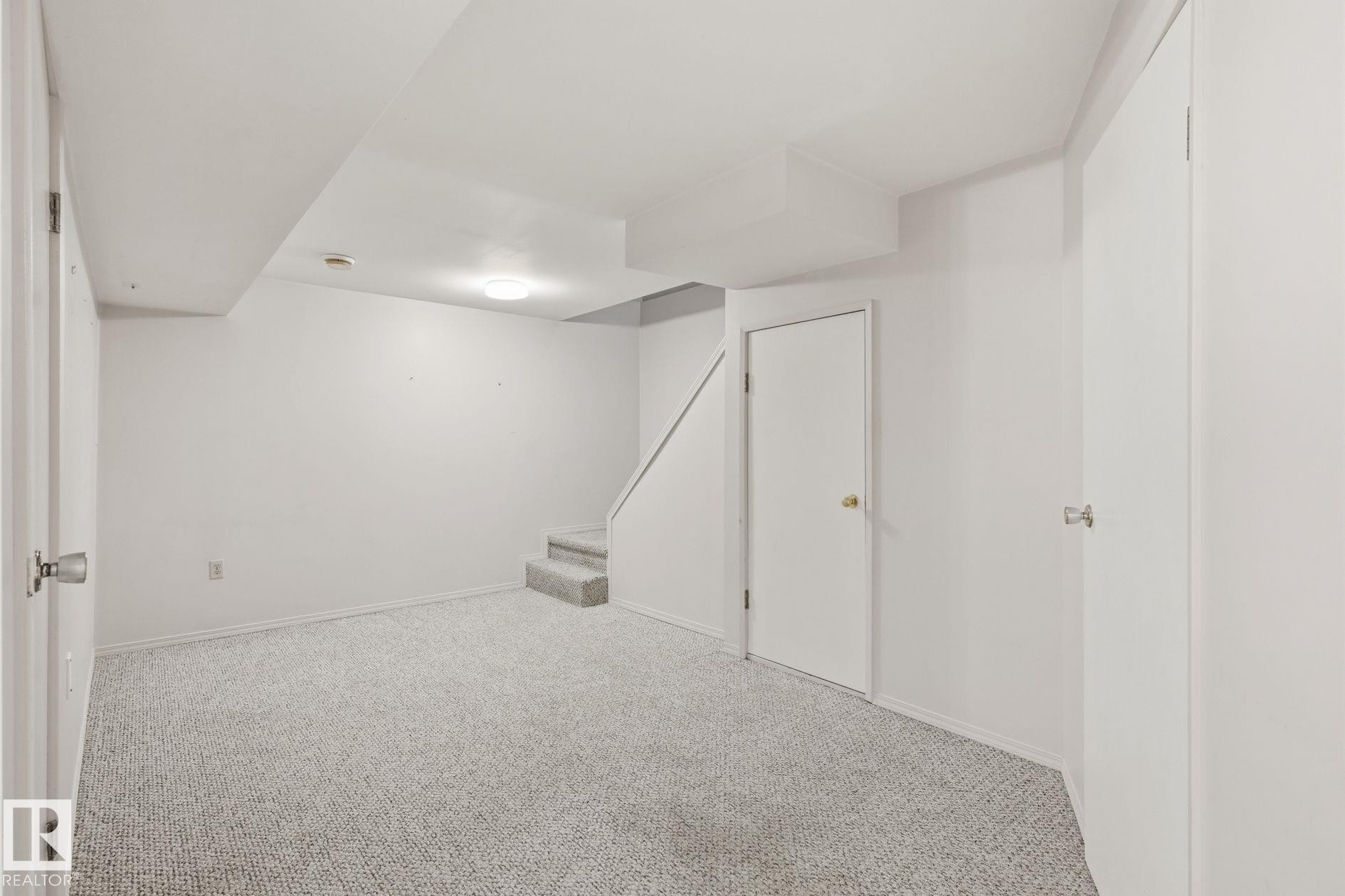 14 Brampton Street, Spruce Grove, AB - Indoor Photo Showing Other Room
