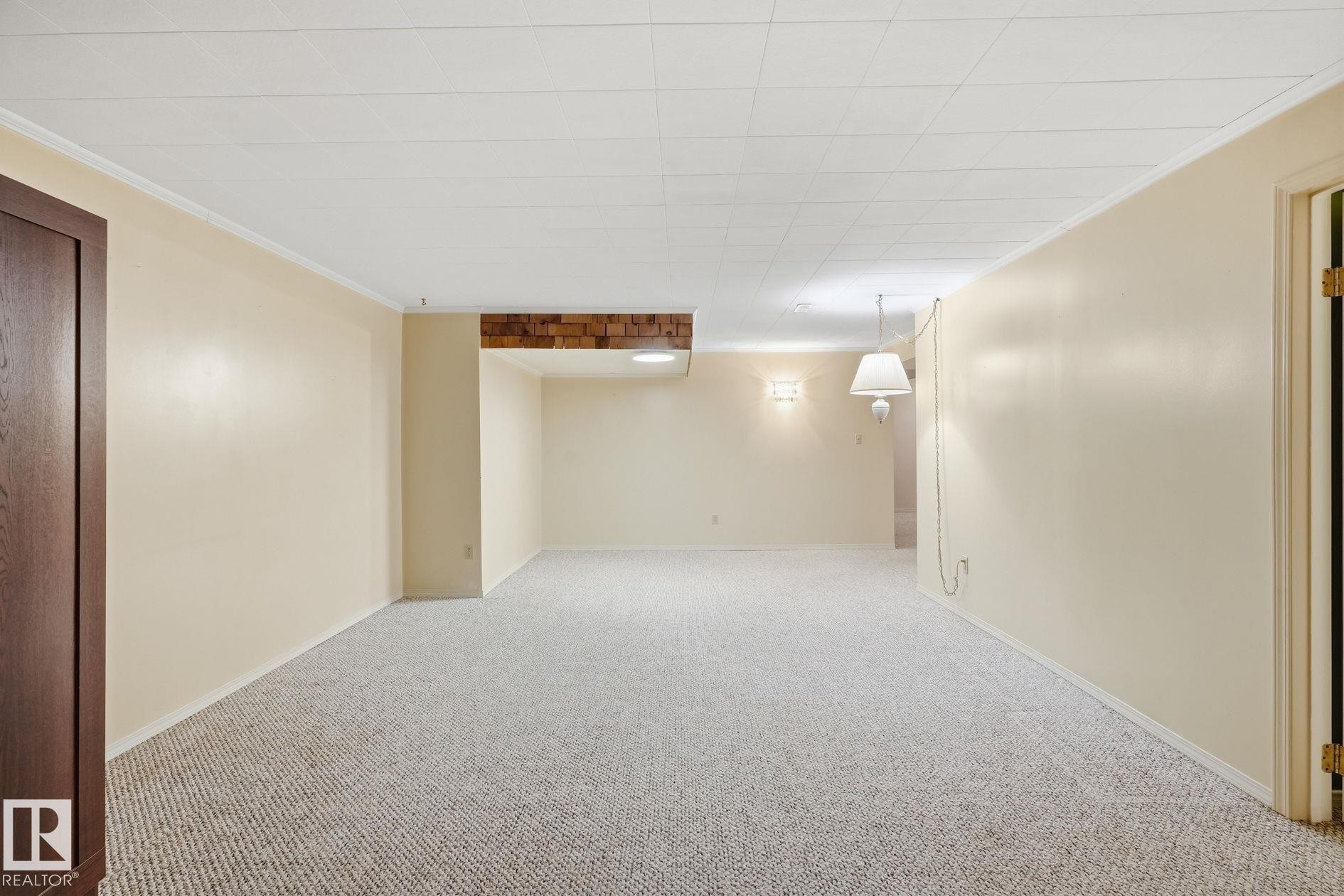14 Brampton Street, Spruce Grove, AB - Indoor Photo Showing Other Room
