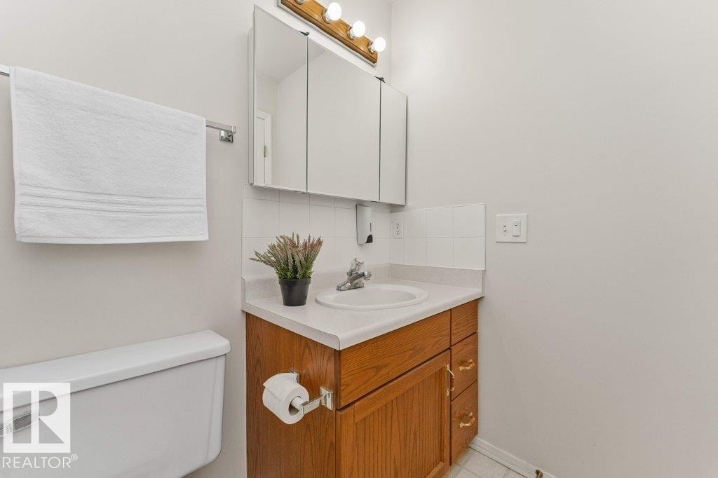 #208 10421 42 Av Nw, Edmonton, AB - Indoor Photo Showing Bathroom