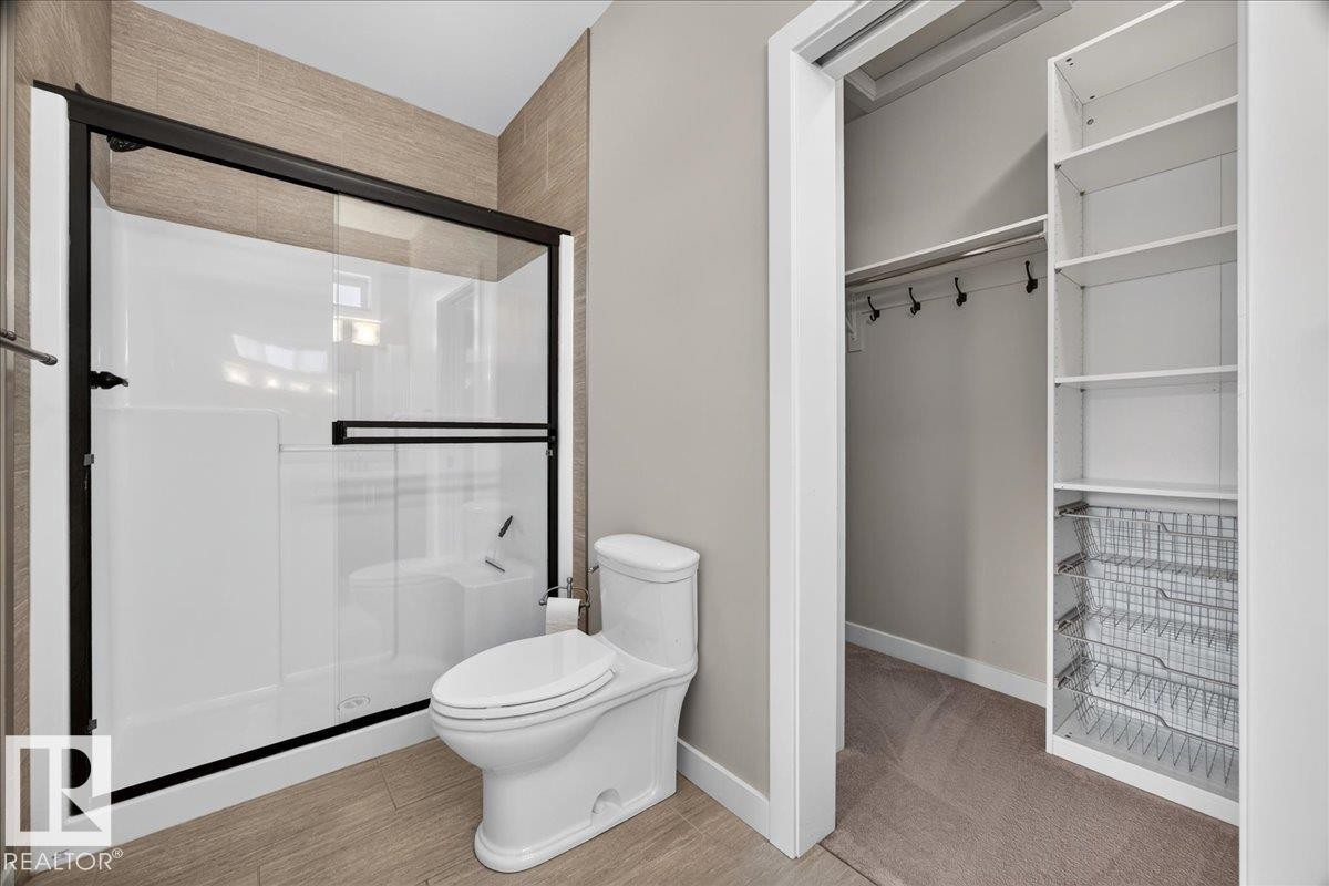 12126 47 Street Nw, Edmonton, AB - Indoor Photo Showing Bathroom