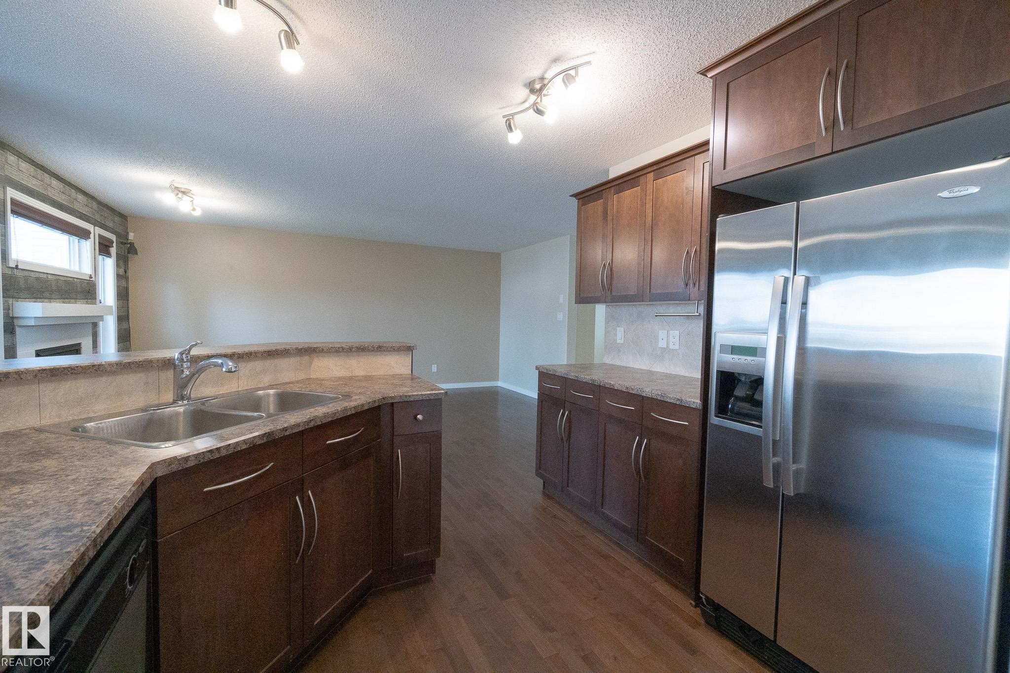 632 60 Street Sw, Edmonton, AB - Indoor Photo Showing Kitchen With Double Sink