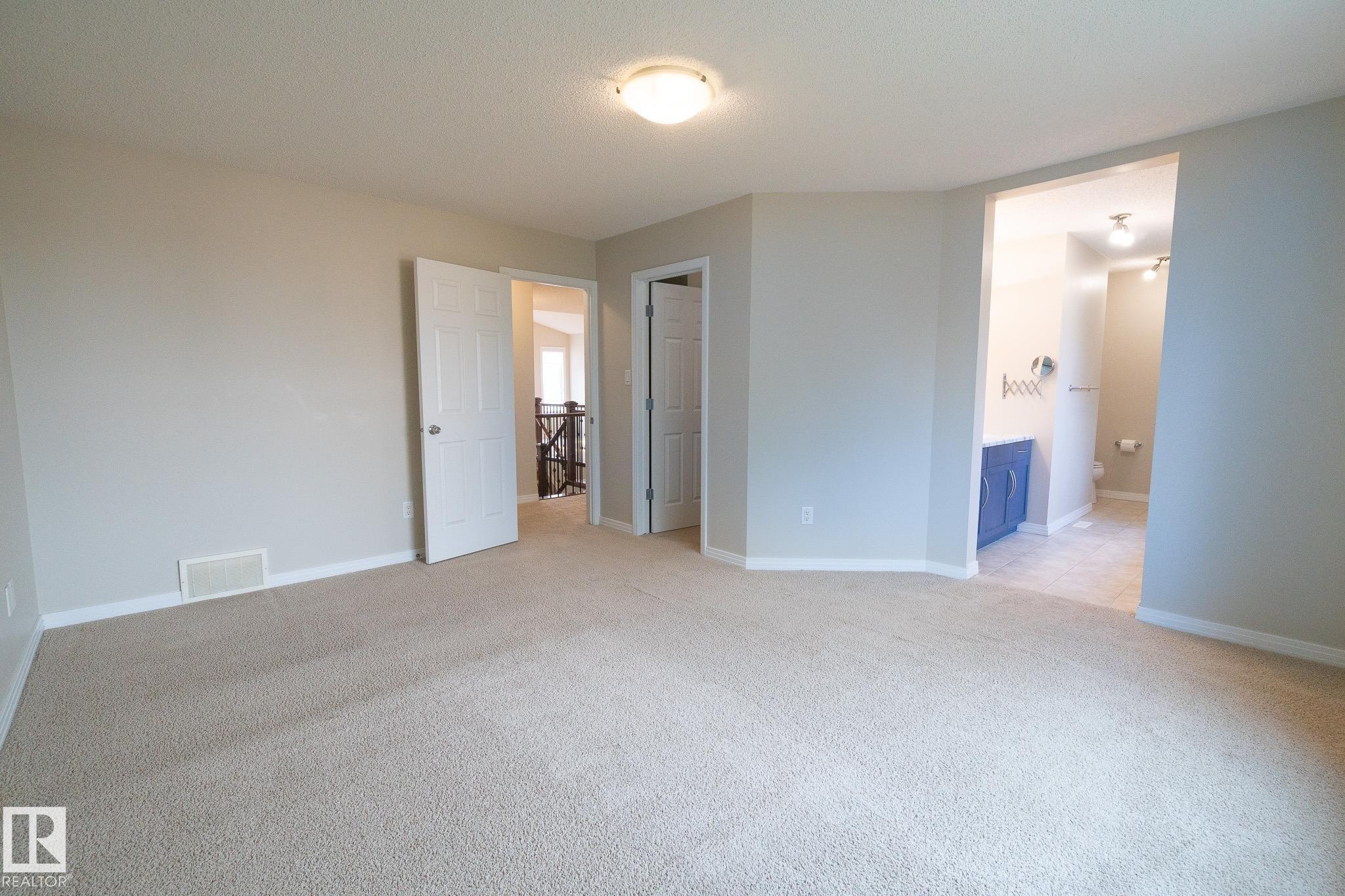632 60 Street Sw, Edmonton, AB - Indoor Photo Showing Other Room