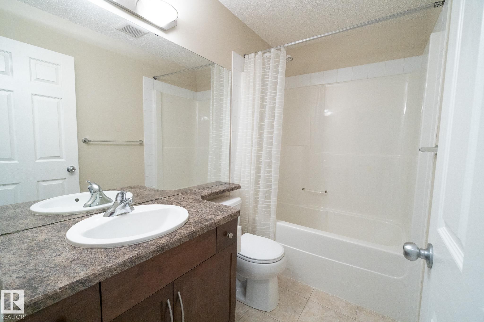 632 60 Street Sw, Edmonton, AB - Indoor Photo Showing Bathroom