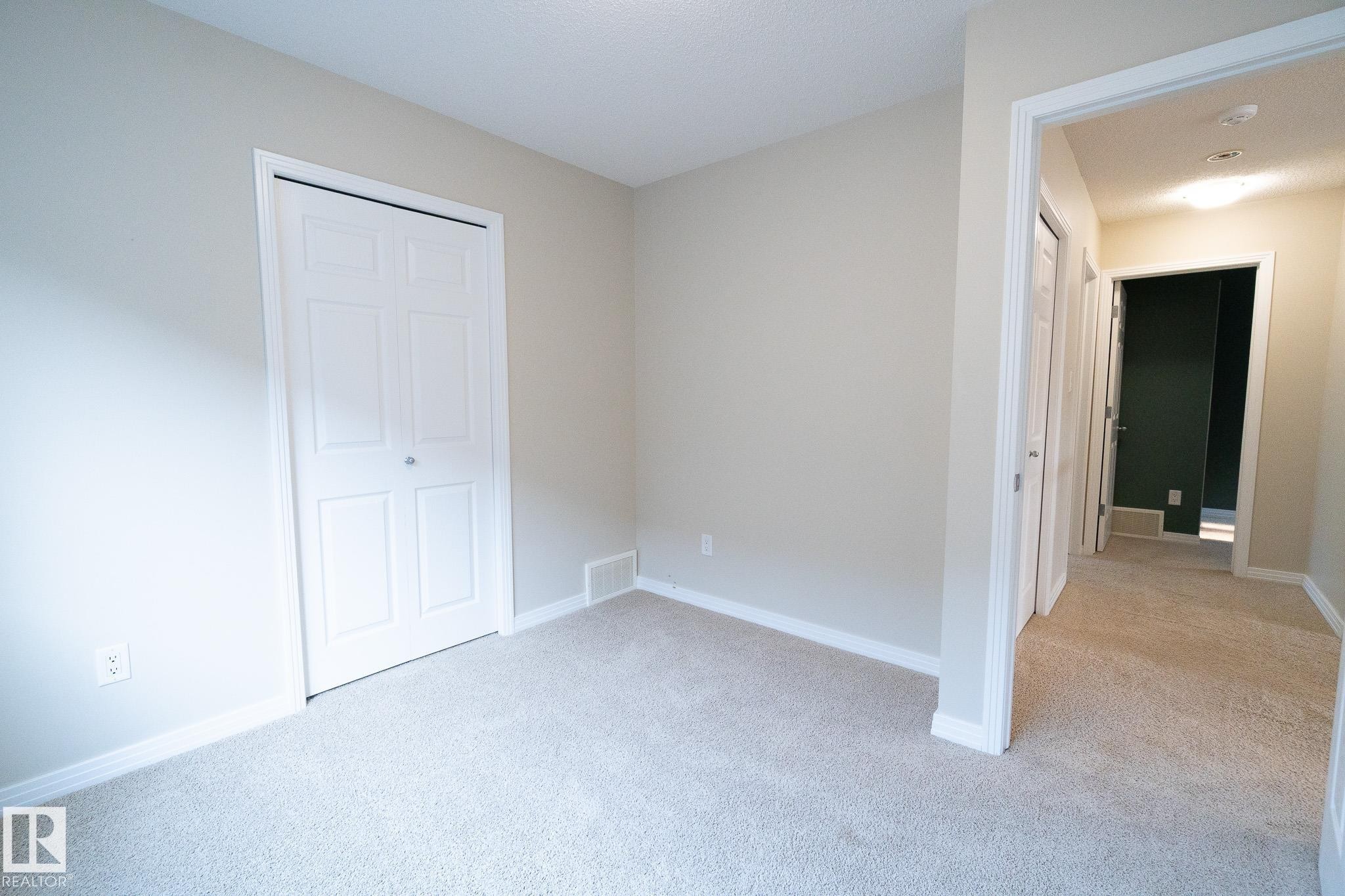 632 60 Street Sw, Edmonton, AB - Indoor Photo Showing Other Room