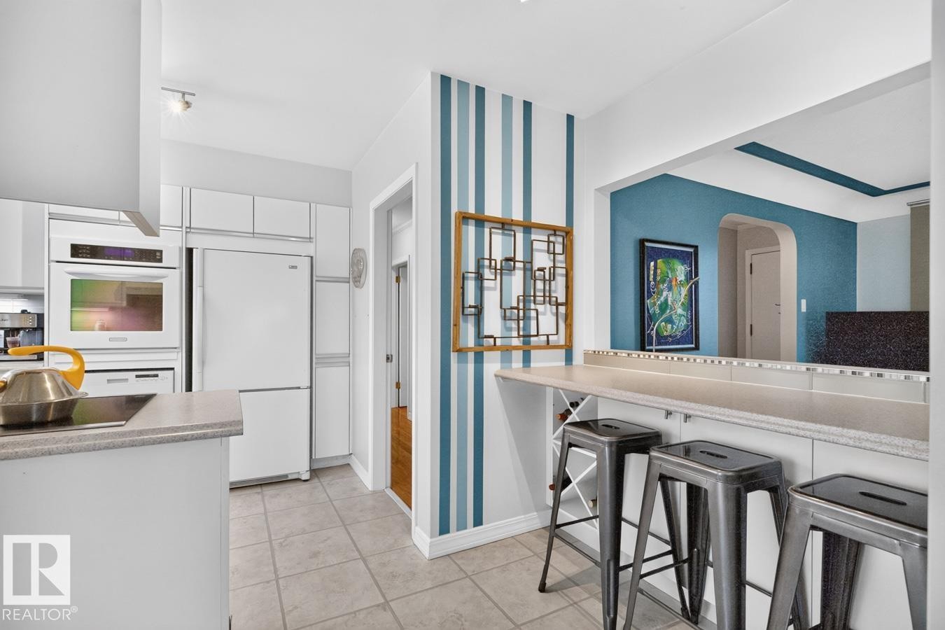 7724 97 Avenue Nw, Edmonton, AB - Indoor Photo Showing Kitchen