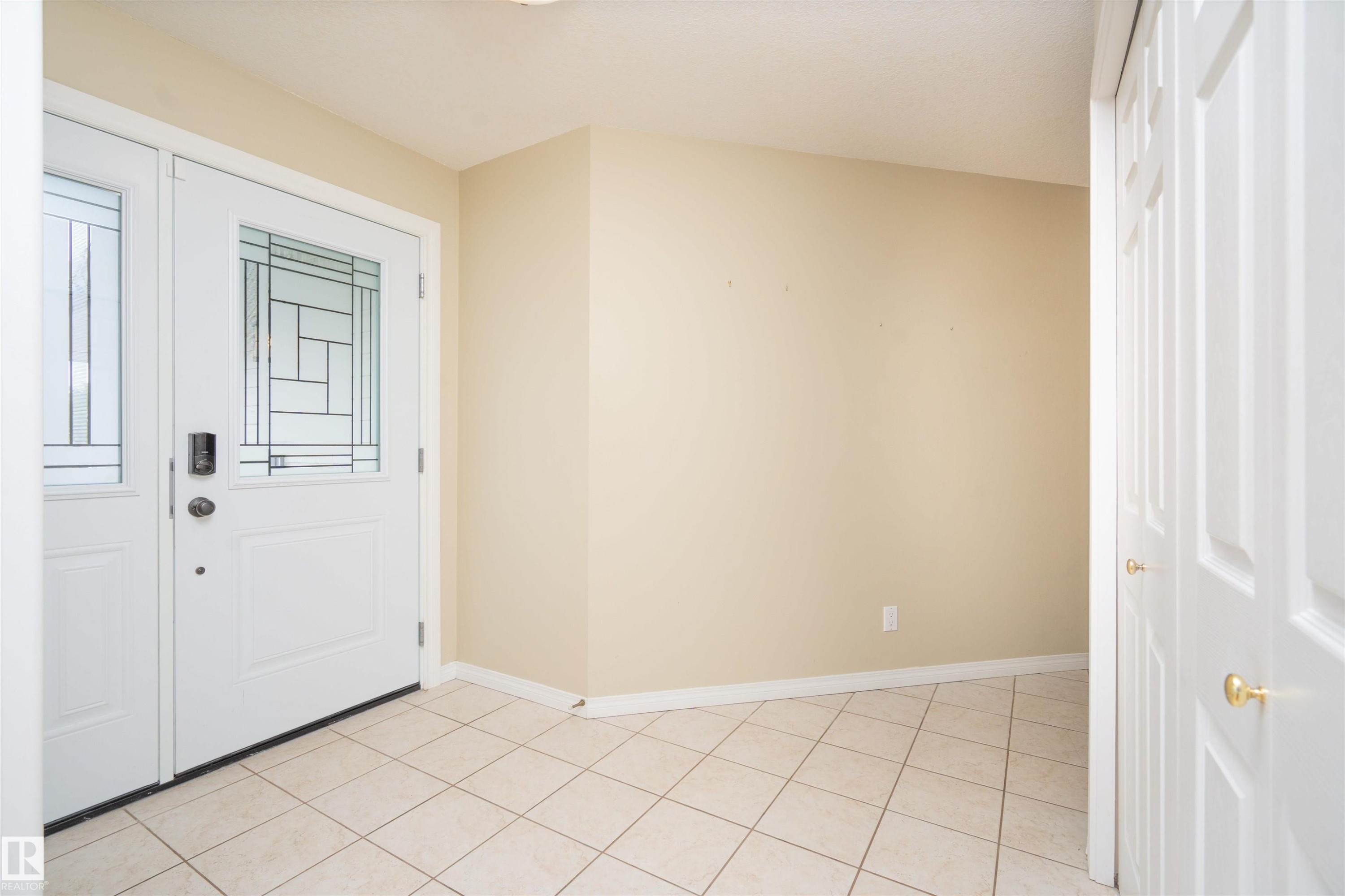 3811 44 Street Nw, Edmonton, AB - Indoor Photo Showing Other Room