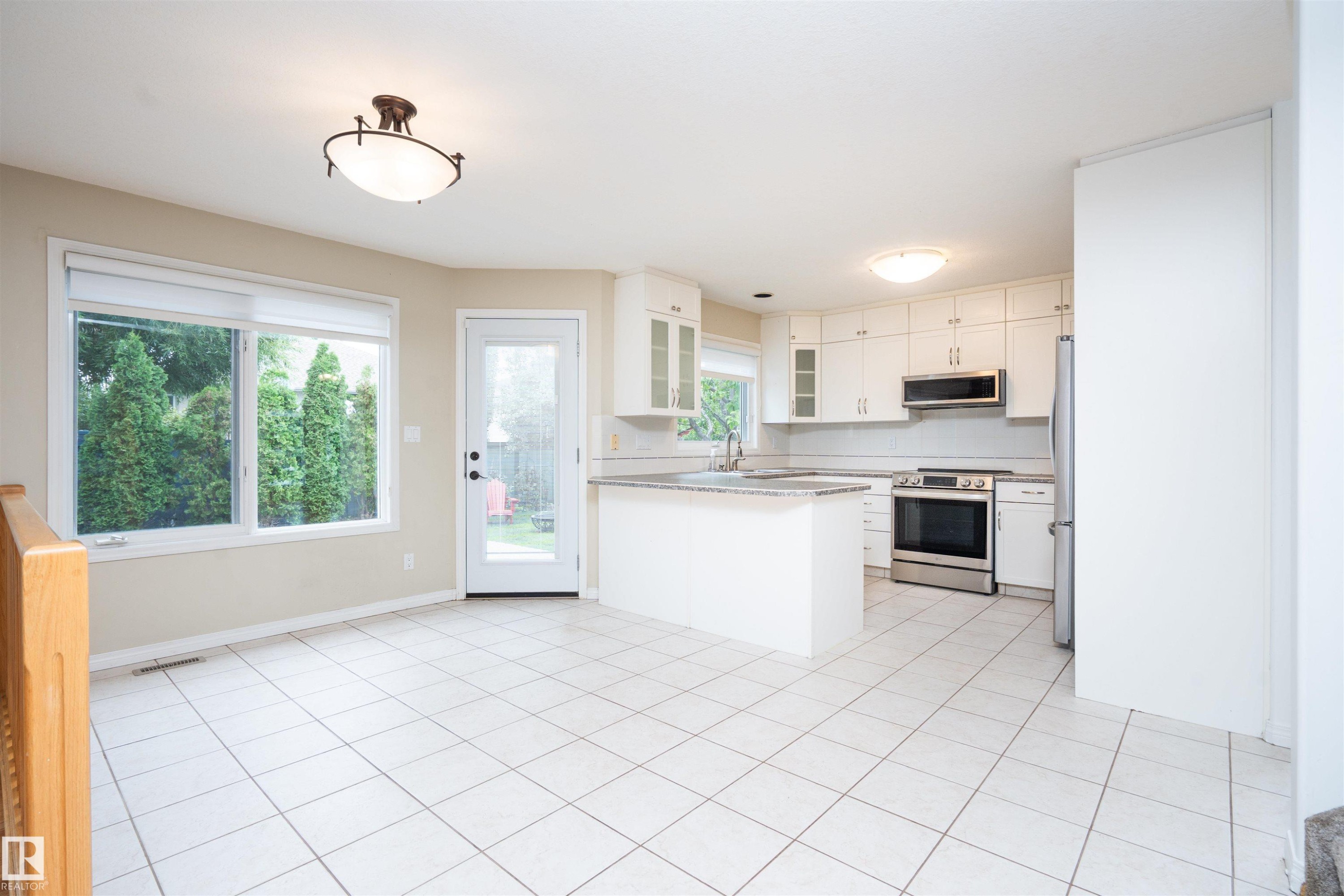 3811 44 Street Nw, Edmonton, AB - Indoor Photo Showing Kitchen