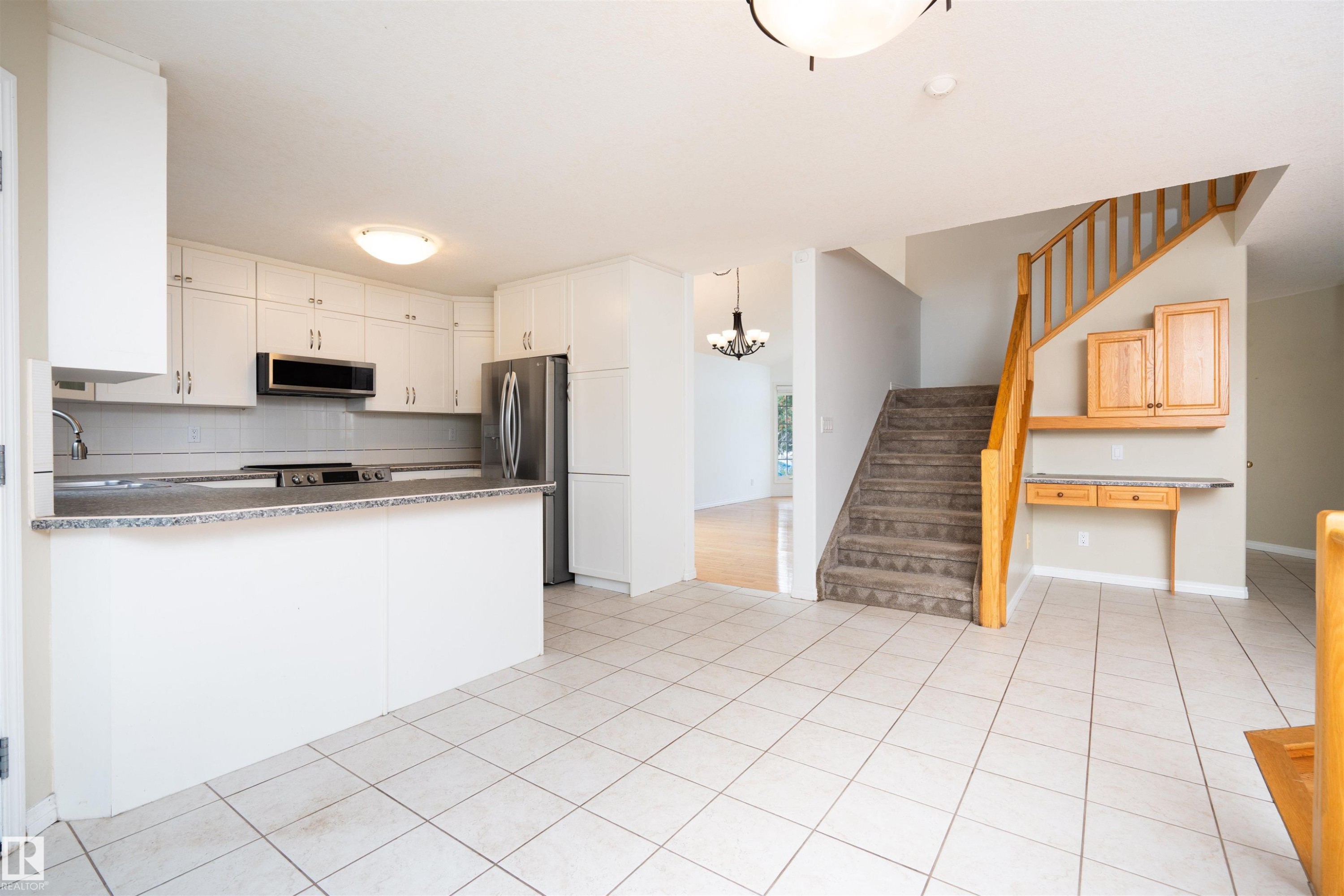 3811 44 Street Nw, Edmonton, AB - Indoor Photo Showing Kitchen