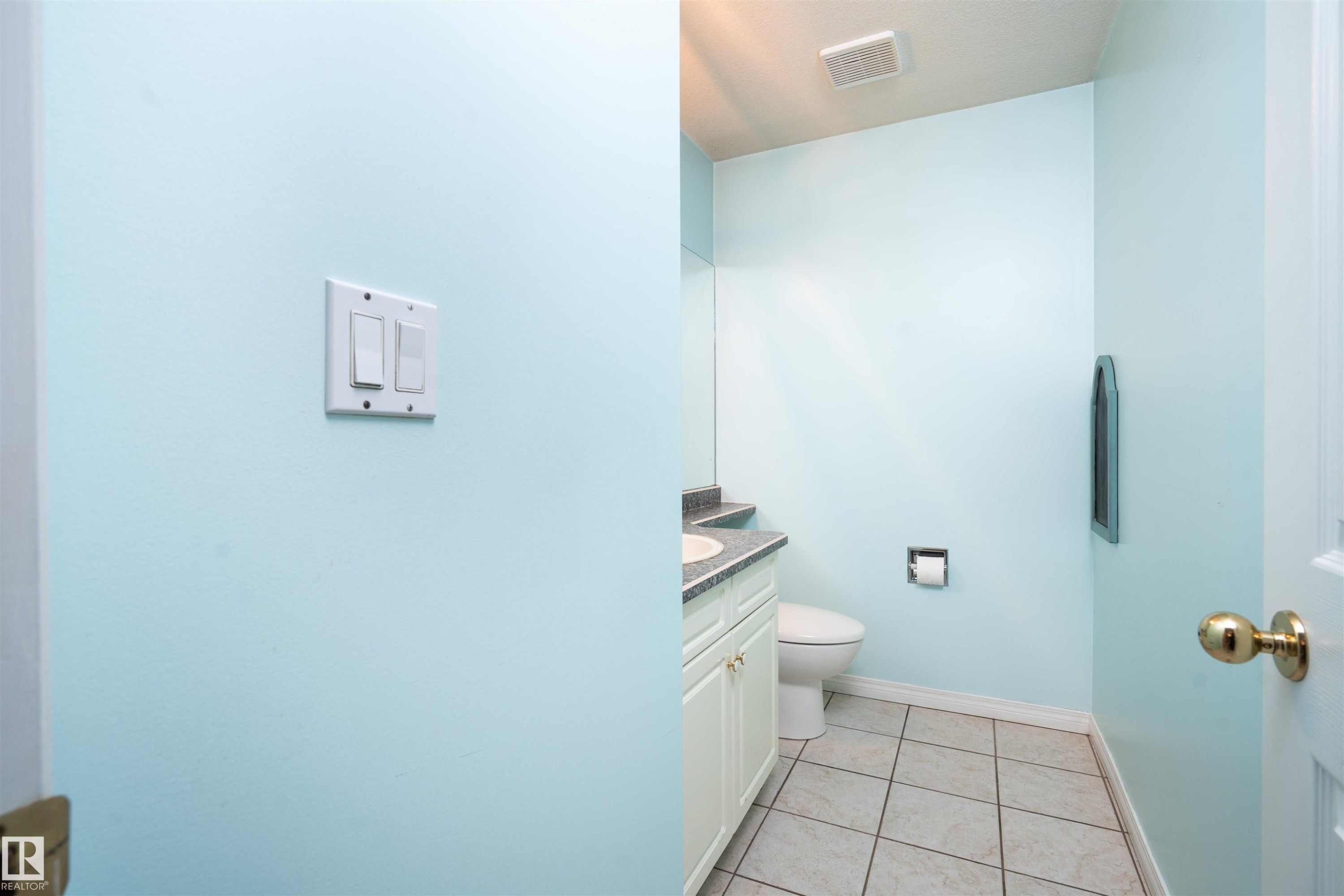 3811 44 Street Nw, Edmonton, AB - Indoor Photo Showing Bathroom