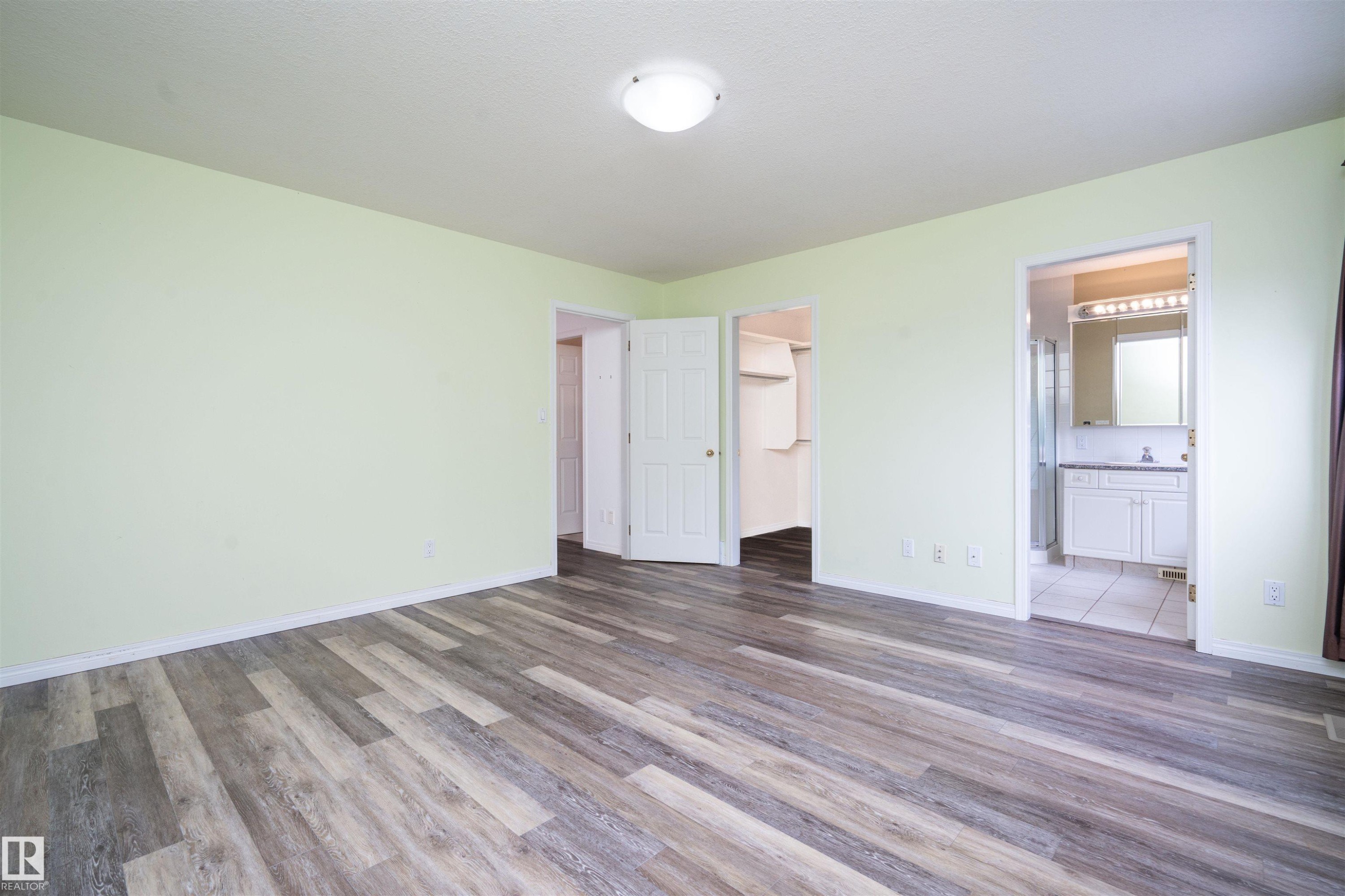 3811 44 Street Nw, Edmonton, AB - Indoor Photo Showing Other Room