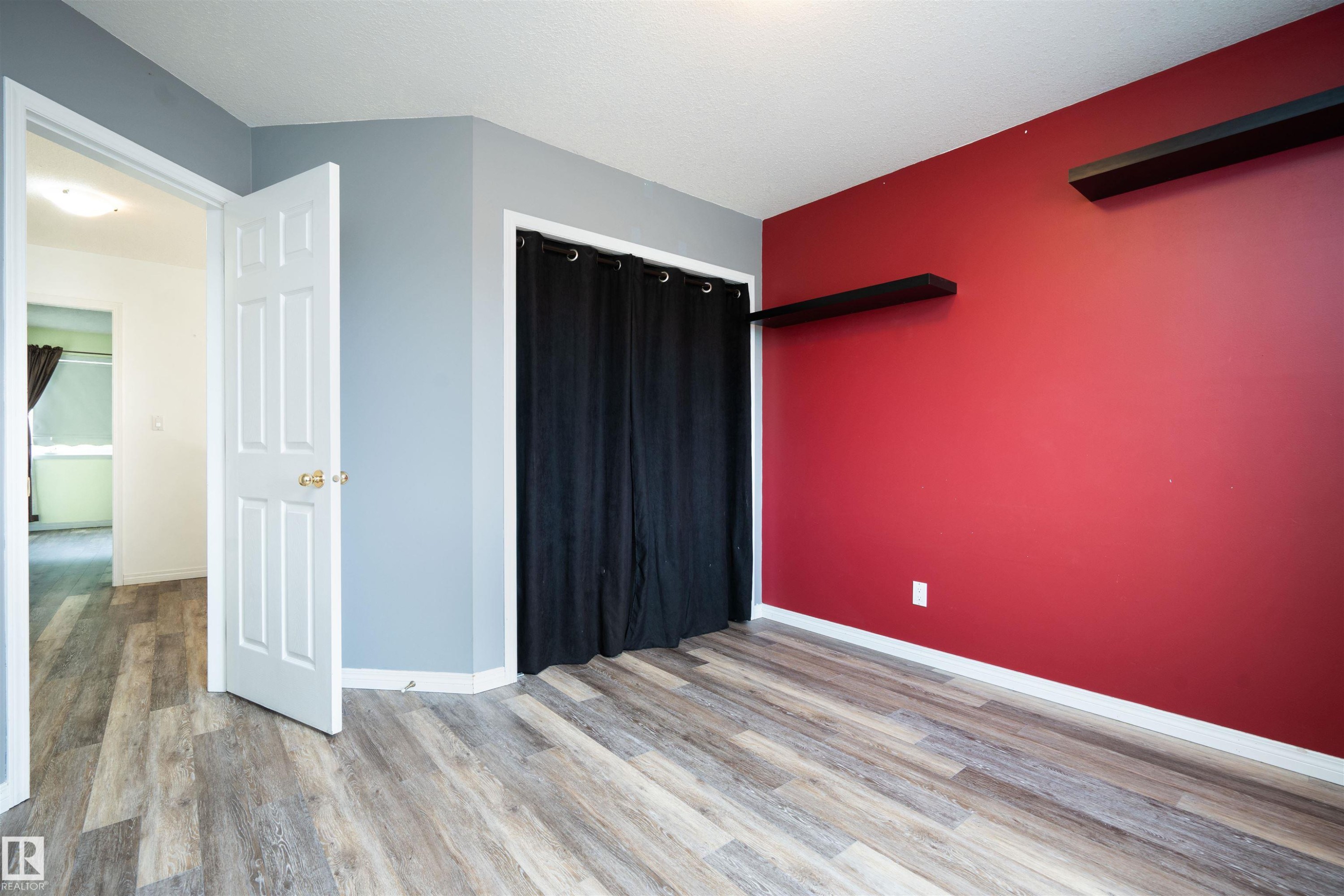 3811 44 Street Nw, Edmonton, AB - Indoor
