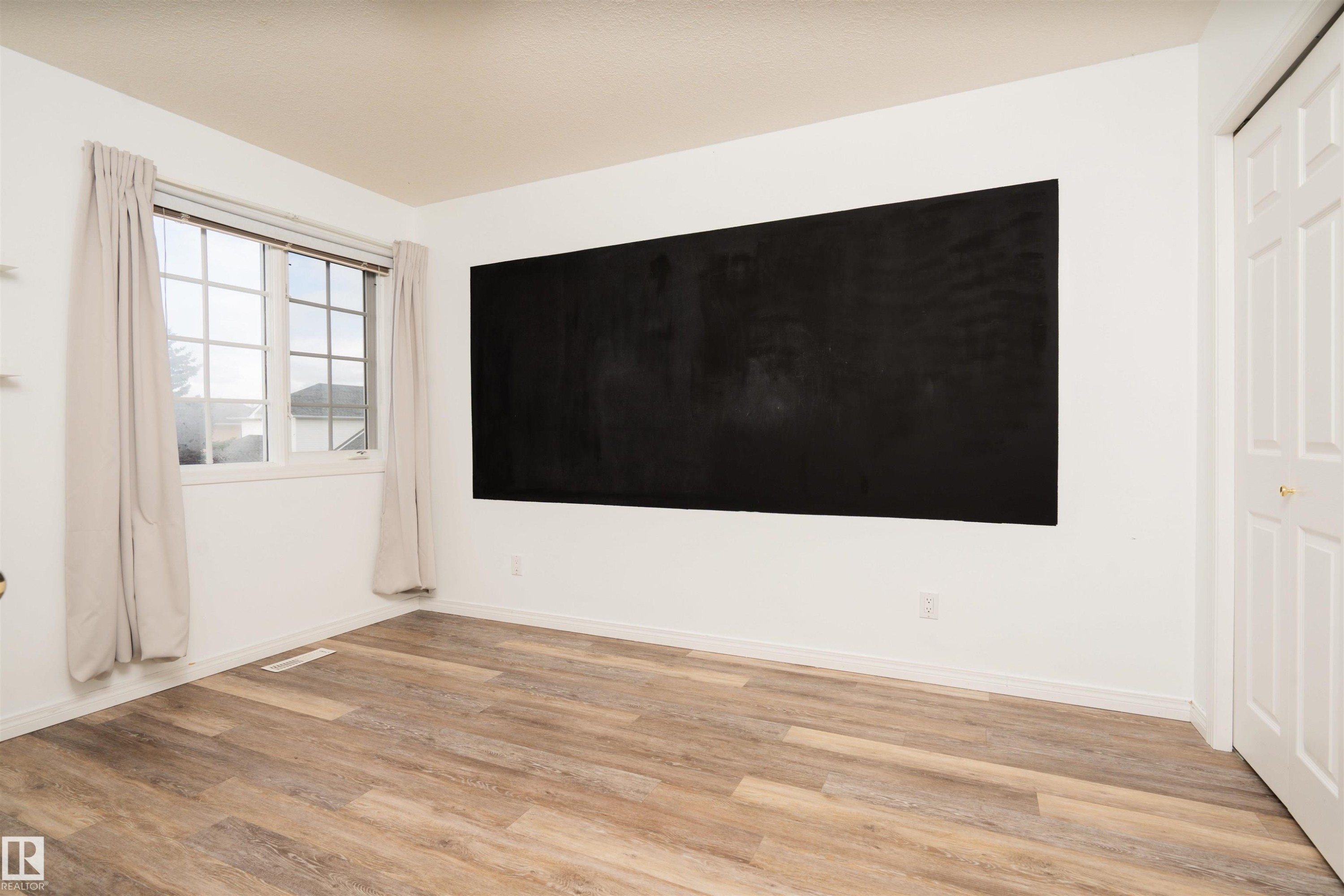 3811 44 Street Nw, Edmonton, AB - Indoor Photo Showing Other Room