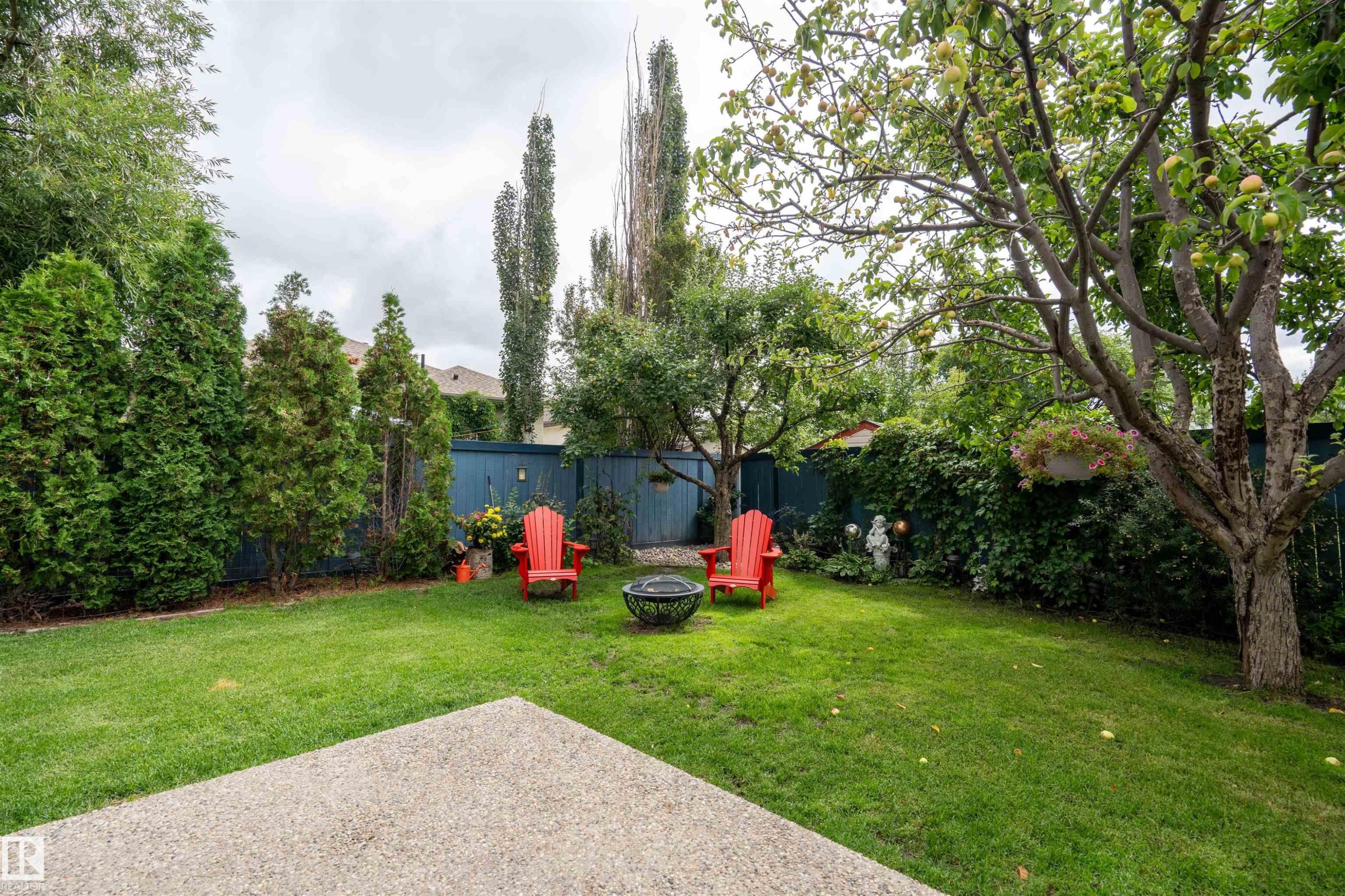 3811 44 Street Nw, Edmonton, AB - Outdoor