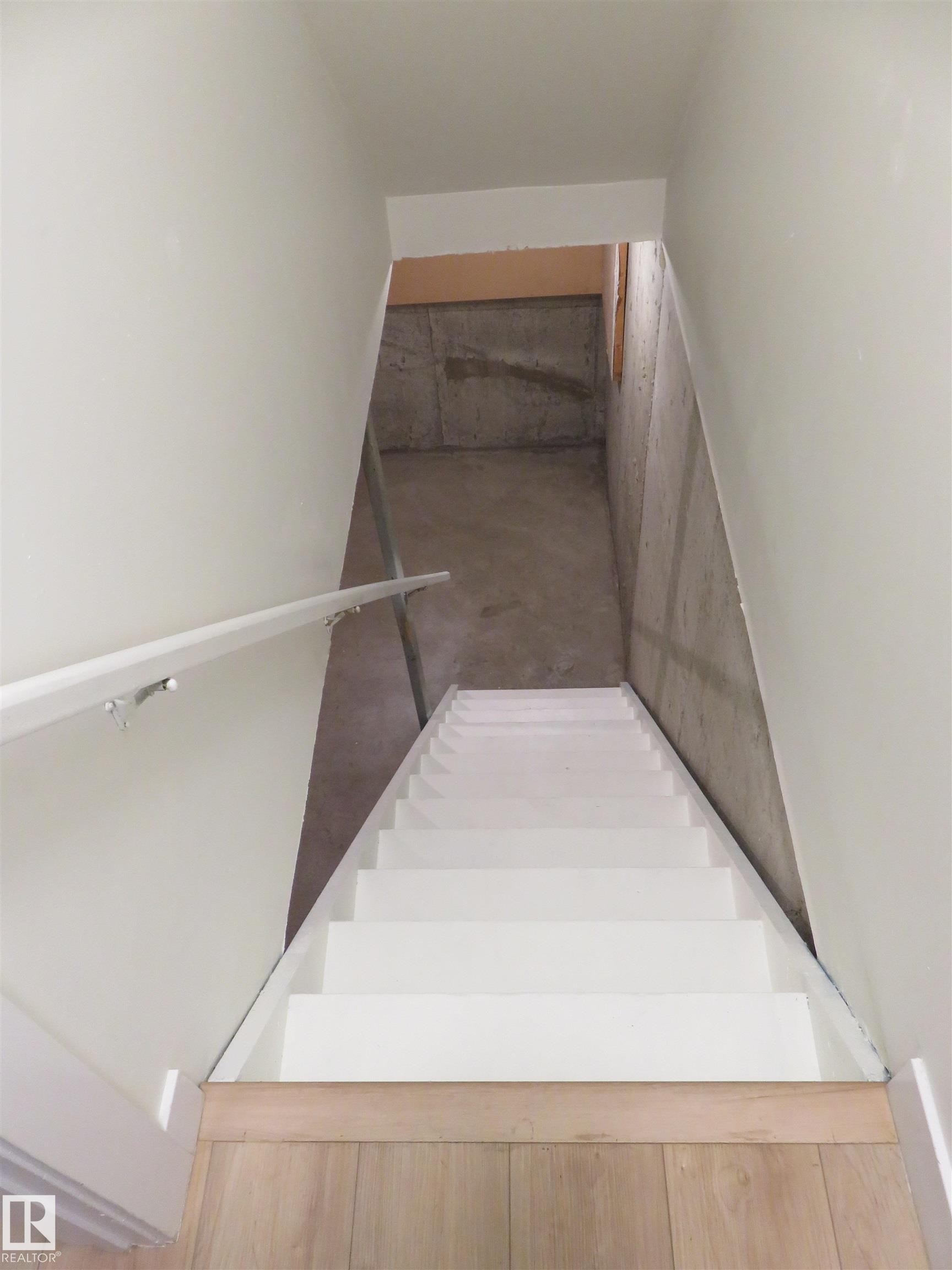 8065 178 Street Nw, Edmonton, AB - Indoor Photo Showing Other Room