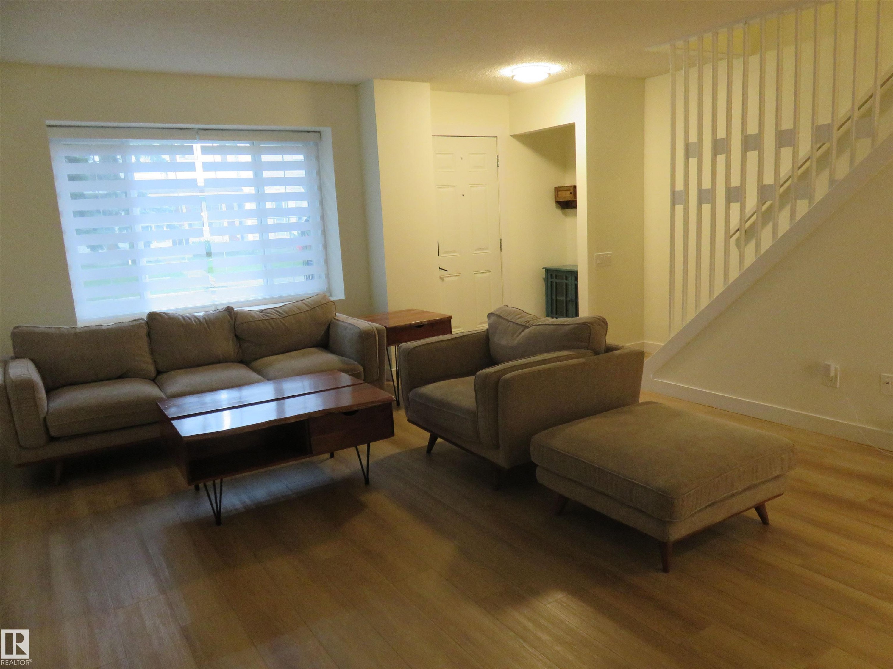 8065 178 Street Nw, Edmonton, AB - Indoor Photo Showing Living Room