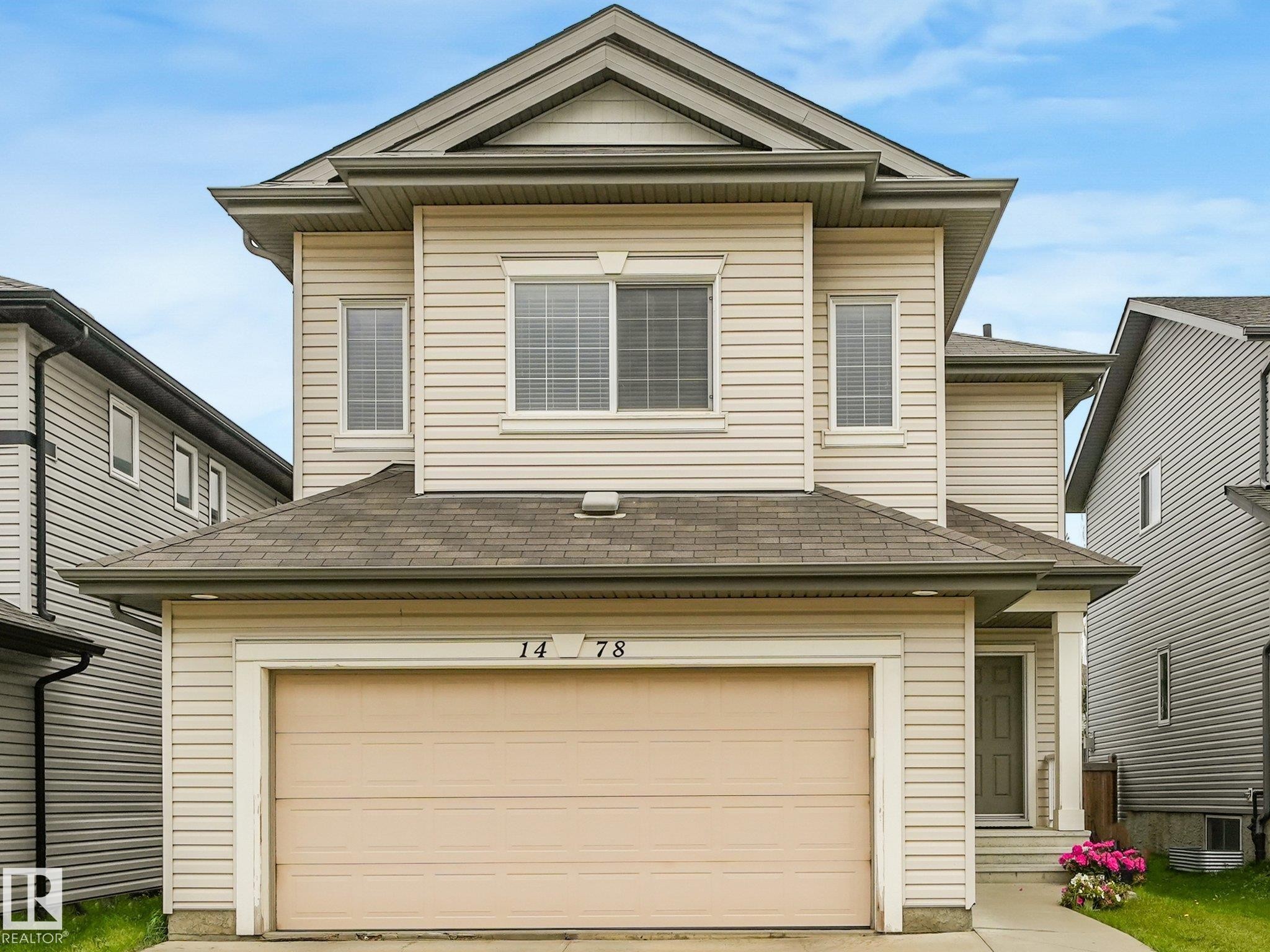 Two-story property with light-toned horizontal siding - 1478 37B Avenue Nw, Edmonton, AB - Outdoor With Exterior