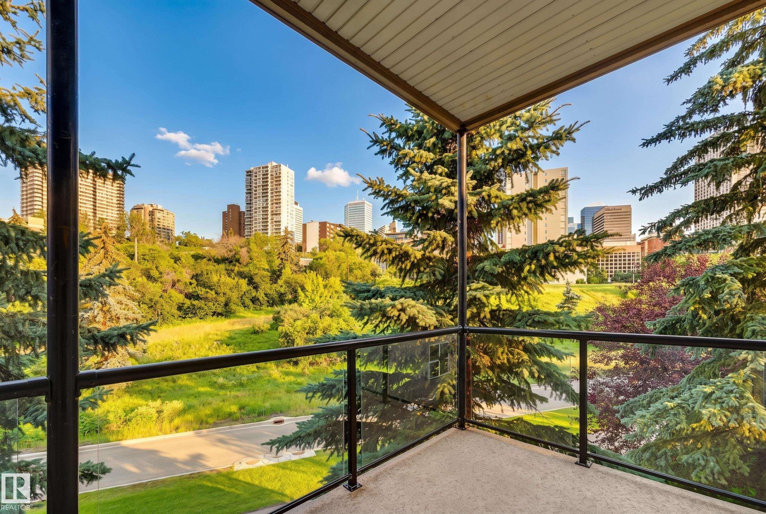 #304 9804 101 St Nw, Edmonton, AB - Outdoor With View
