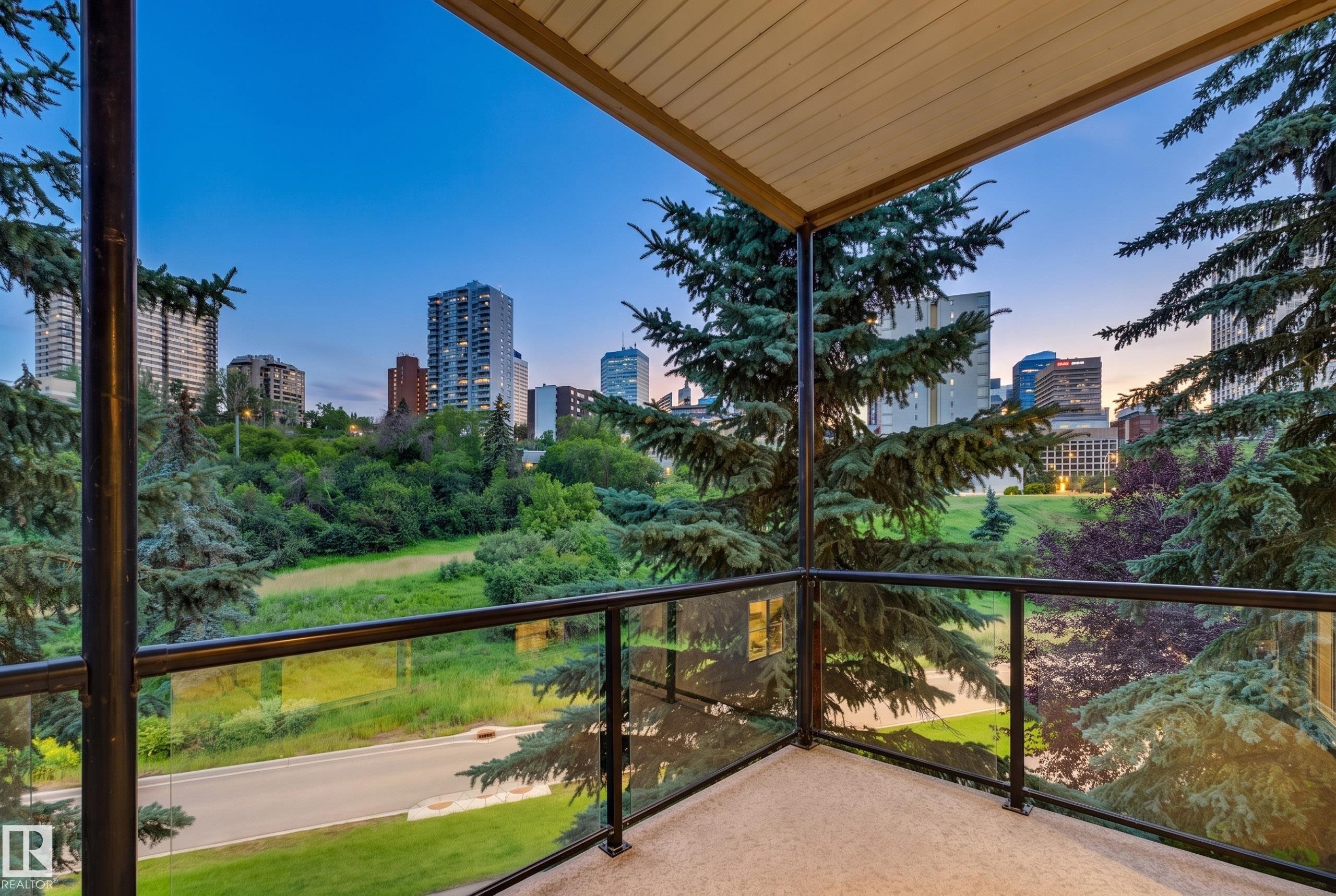 #304 9804 101 St Nw, Edmonton, AB - Outdoor