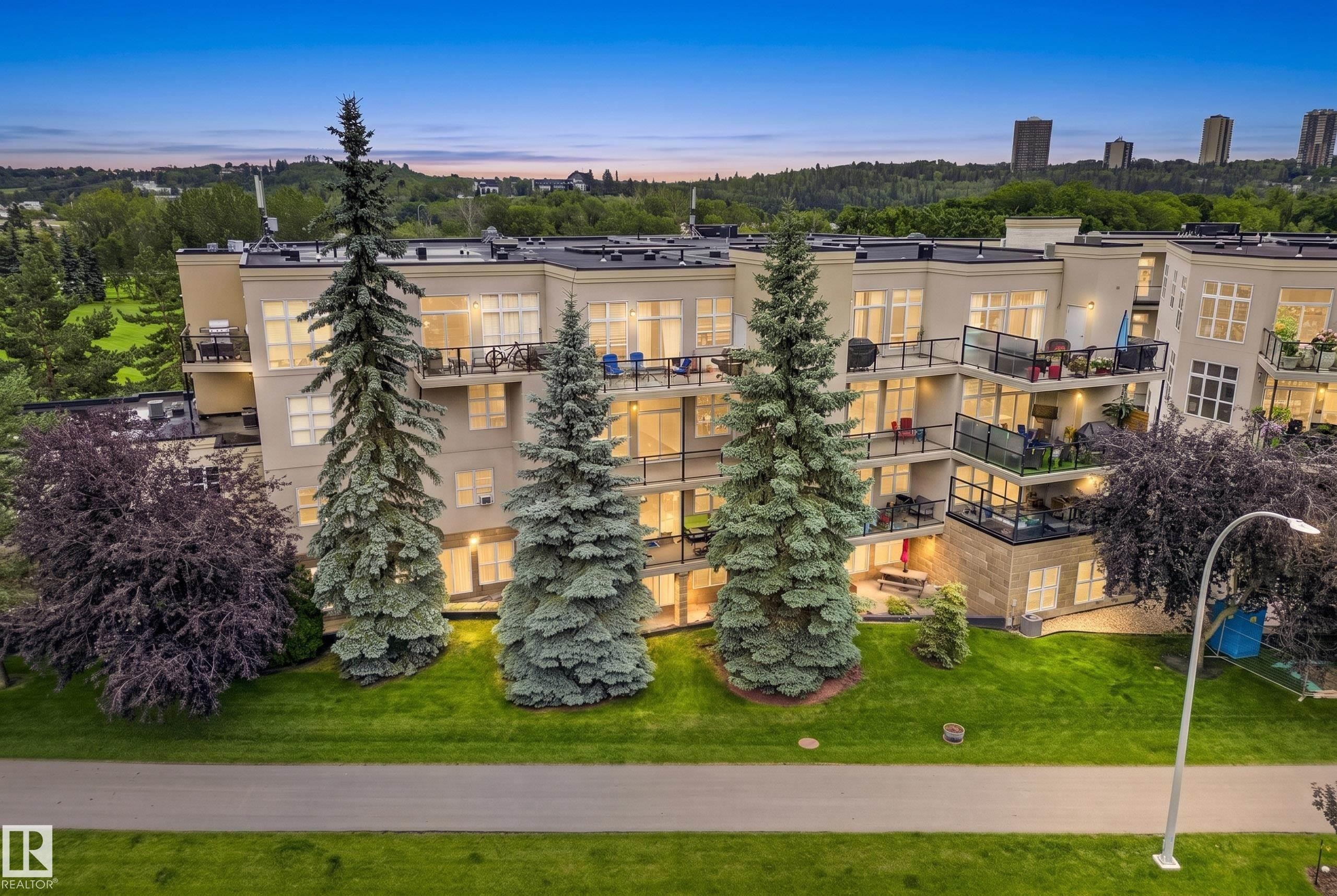 #304 9804 101 St Nw, Edmonton, AB - Outdoor With View