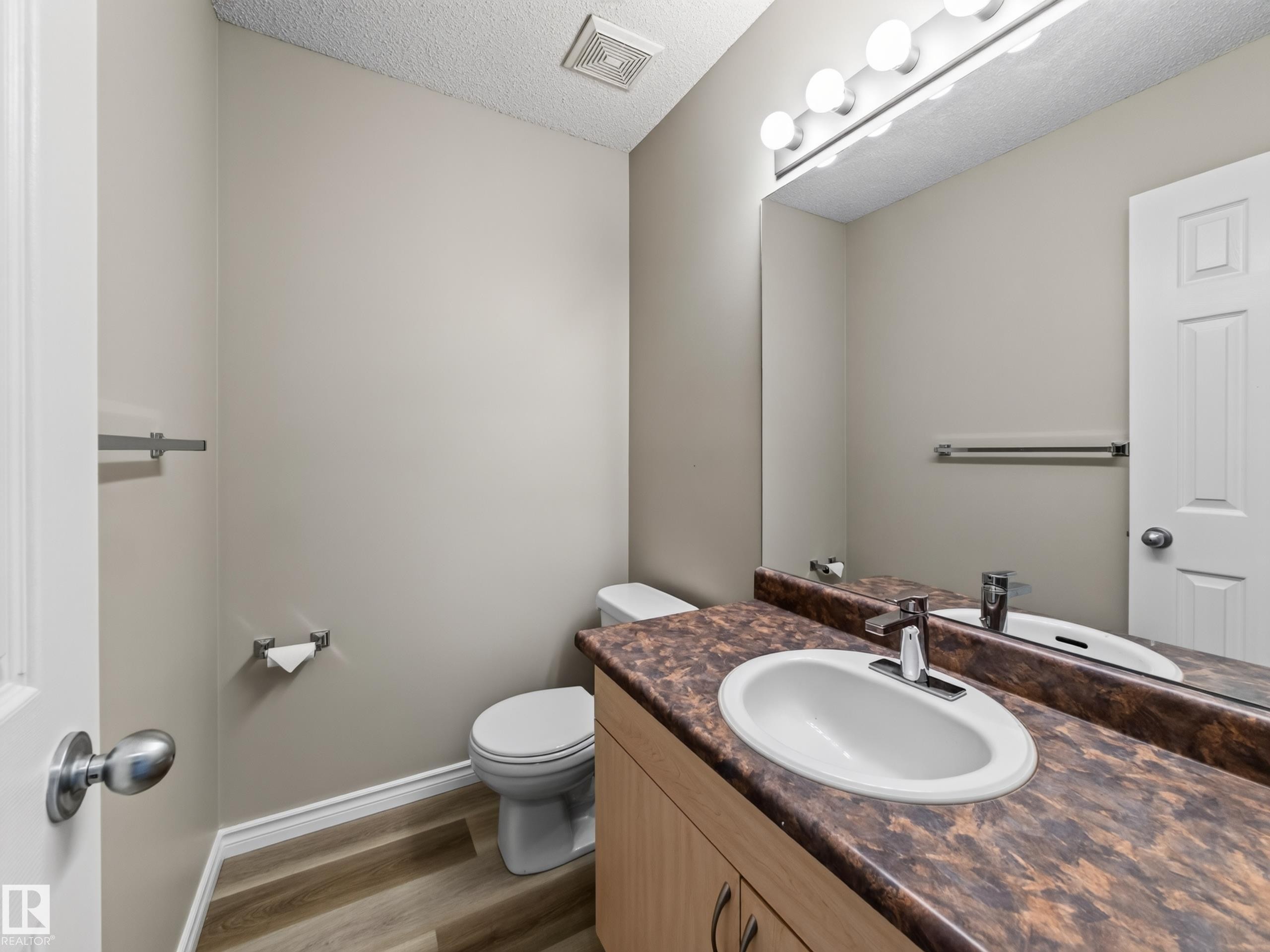 13003 101 Street Nw, Edmonton, AB - Indoor Photo Showing Bathroom
