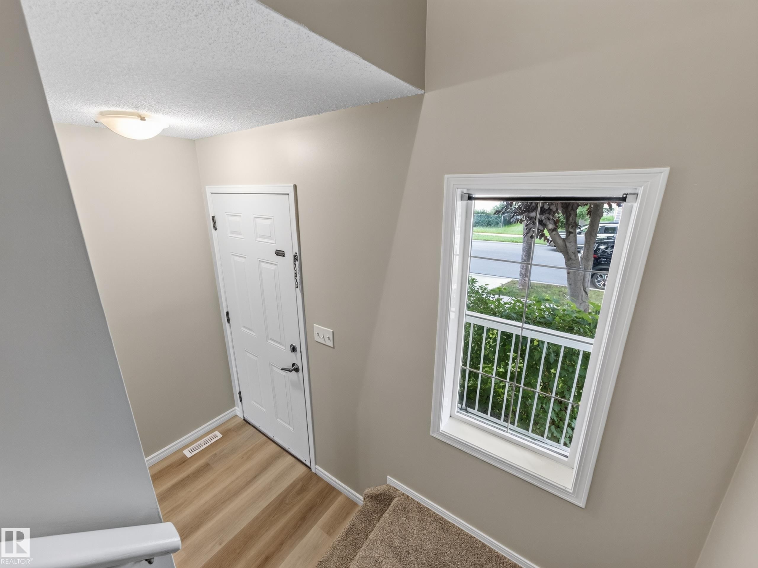 13003 101 Street Nw, Edmonton, AB - Indoor Photo Showing Other Room