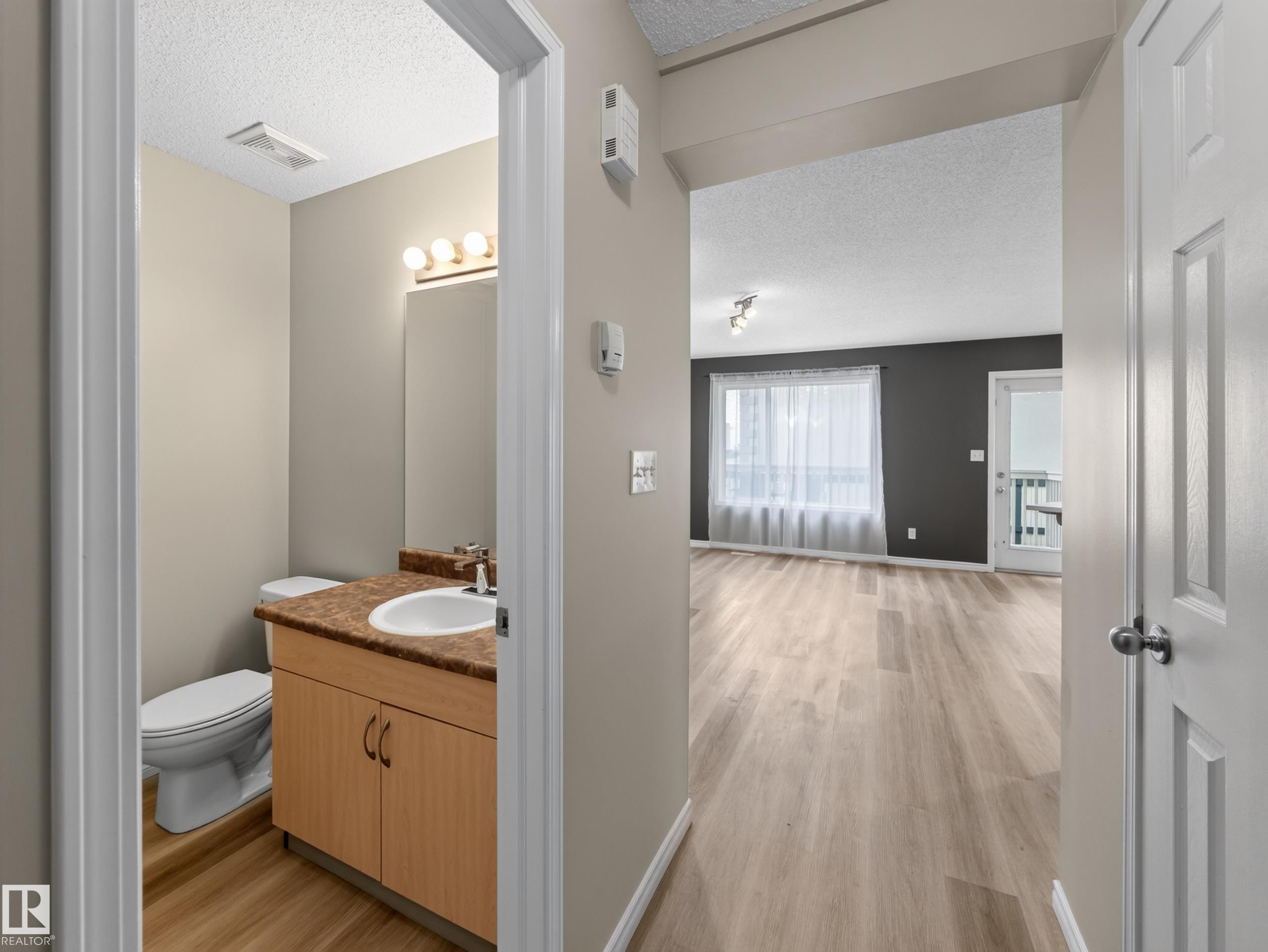 13003 101 Street Nw, Edmonton, AB - Indoor Photo Showing Bathroom