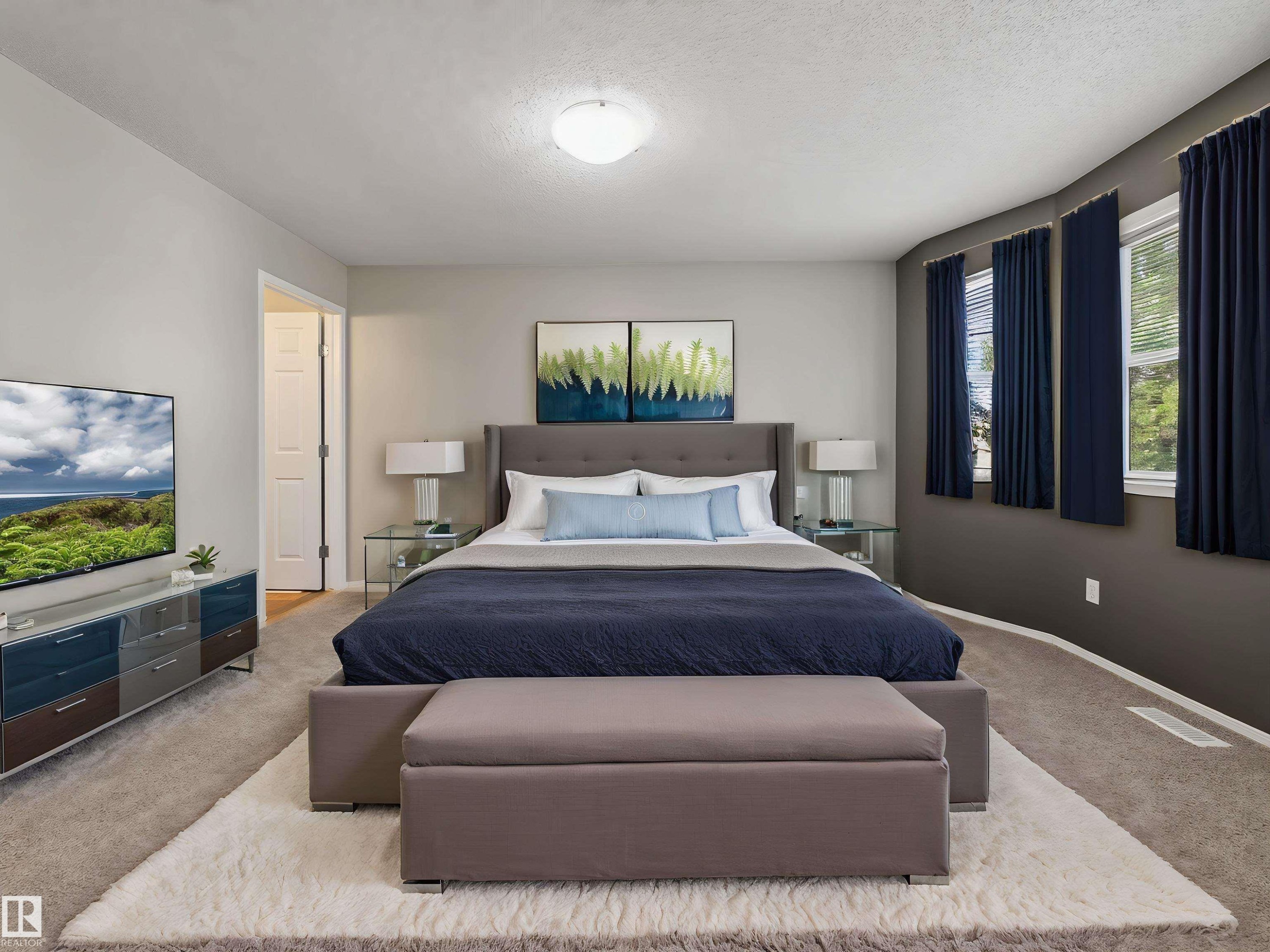 13003 101 Street Nw, Edmonton, AB - Indoor Photo Showing Bedroom