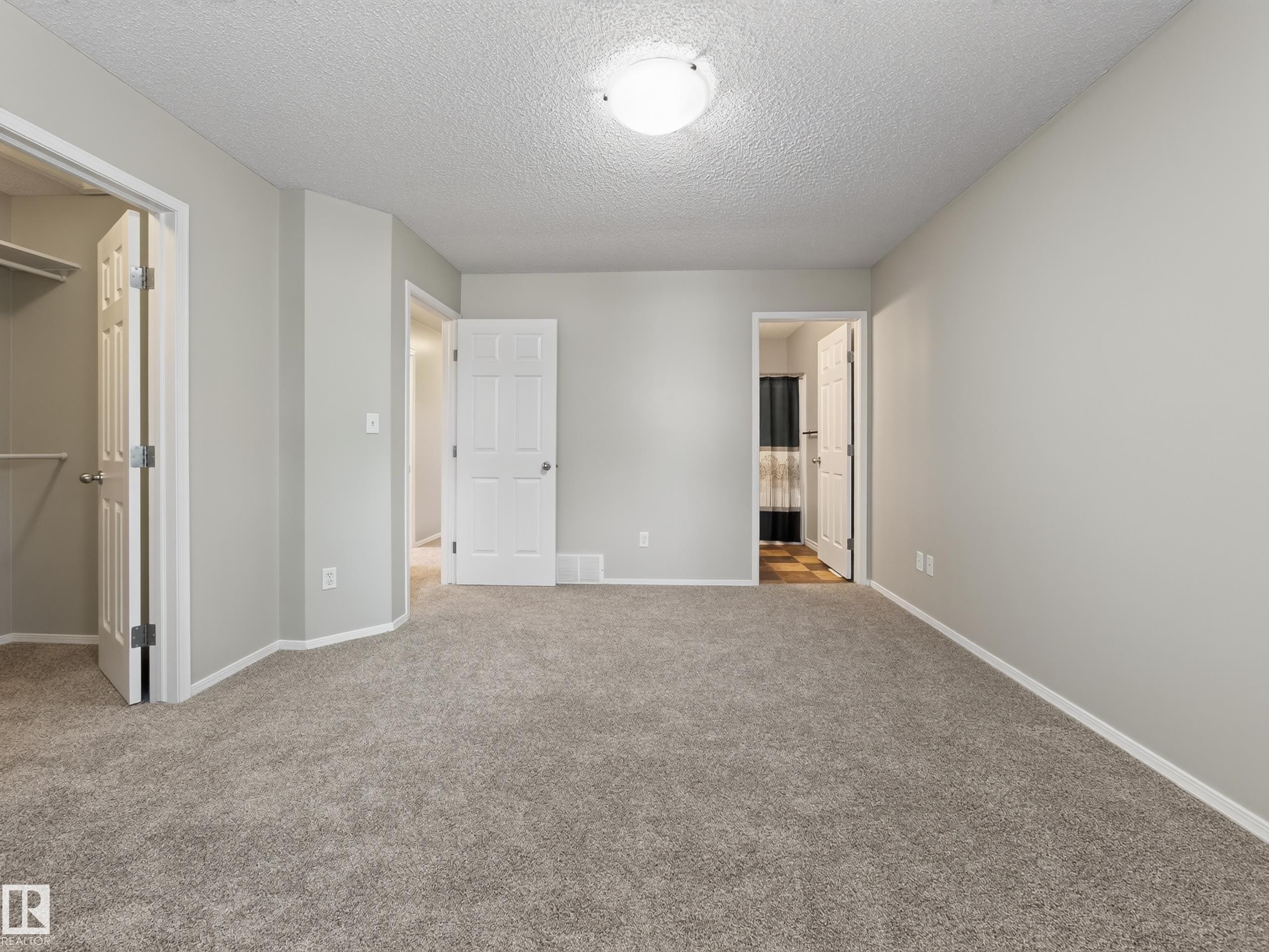 13003 101 Street Nw, Edmonton, AB - Indoor Photo Showing Other Room