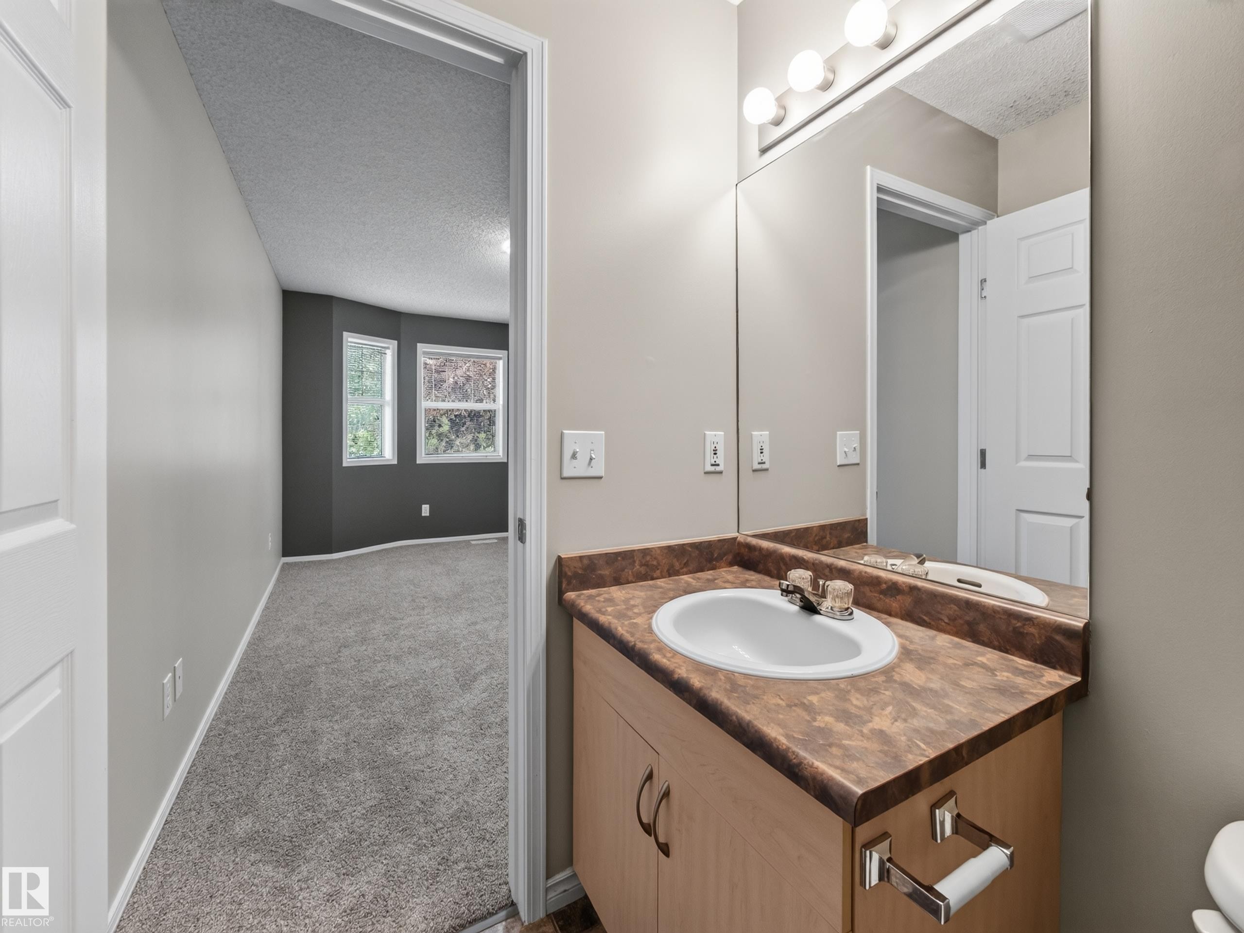 13003 101 Street Nw, Edmonton, AB - Indoor Photo Showing Bathroom