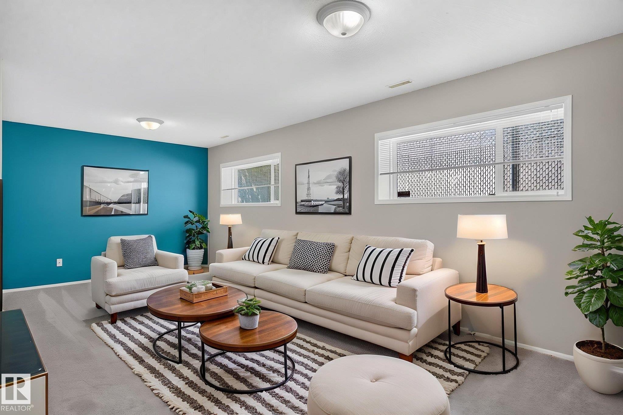 227 Wyman Lane Nw, Edmonton, AB - Indoor Photo Showing Living Room