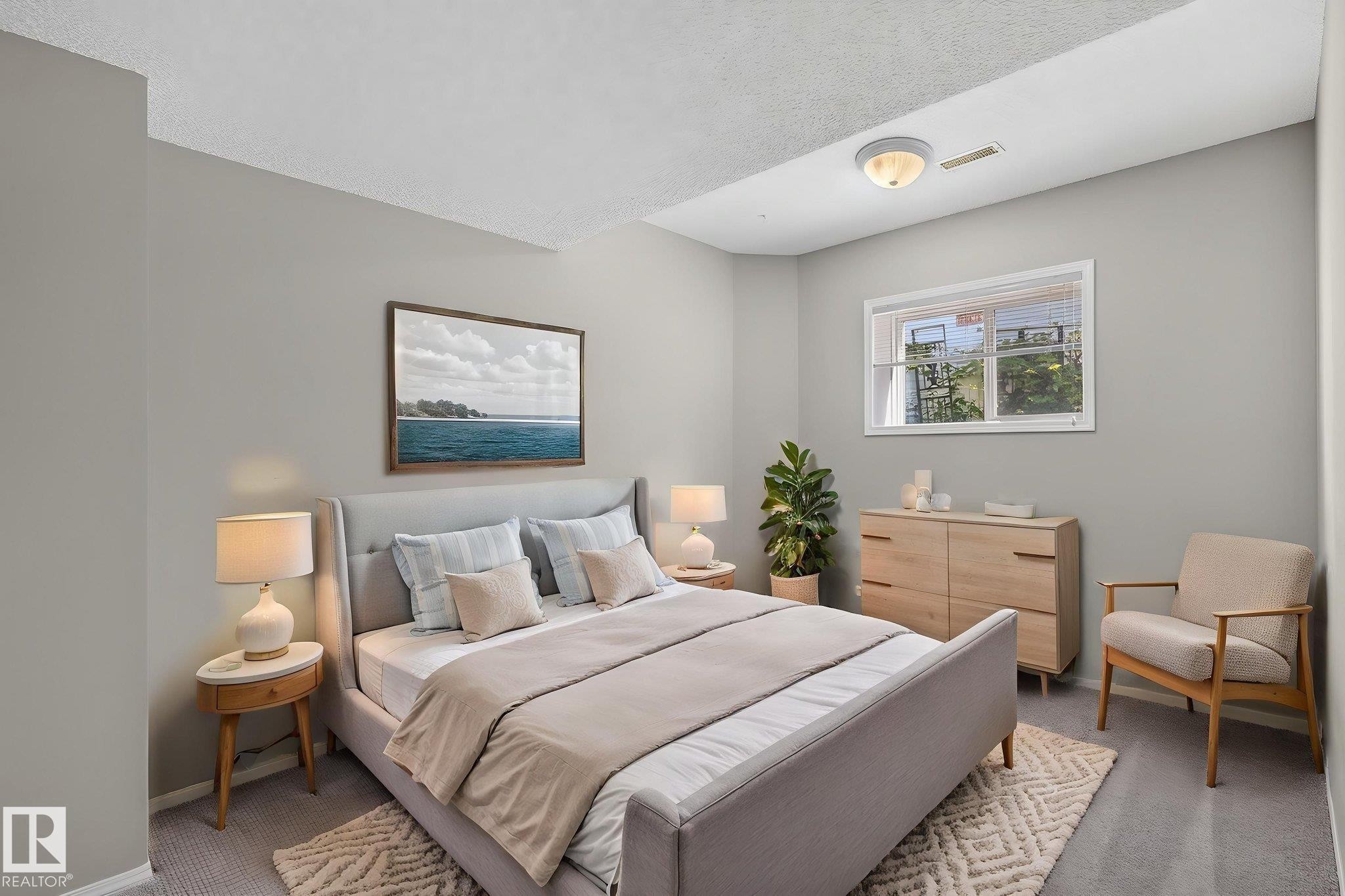227 Wyman Lane Nw, Edmonton, AB - Indoor Photo Showing Bedroom