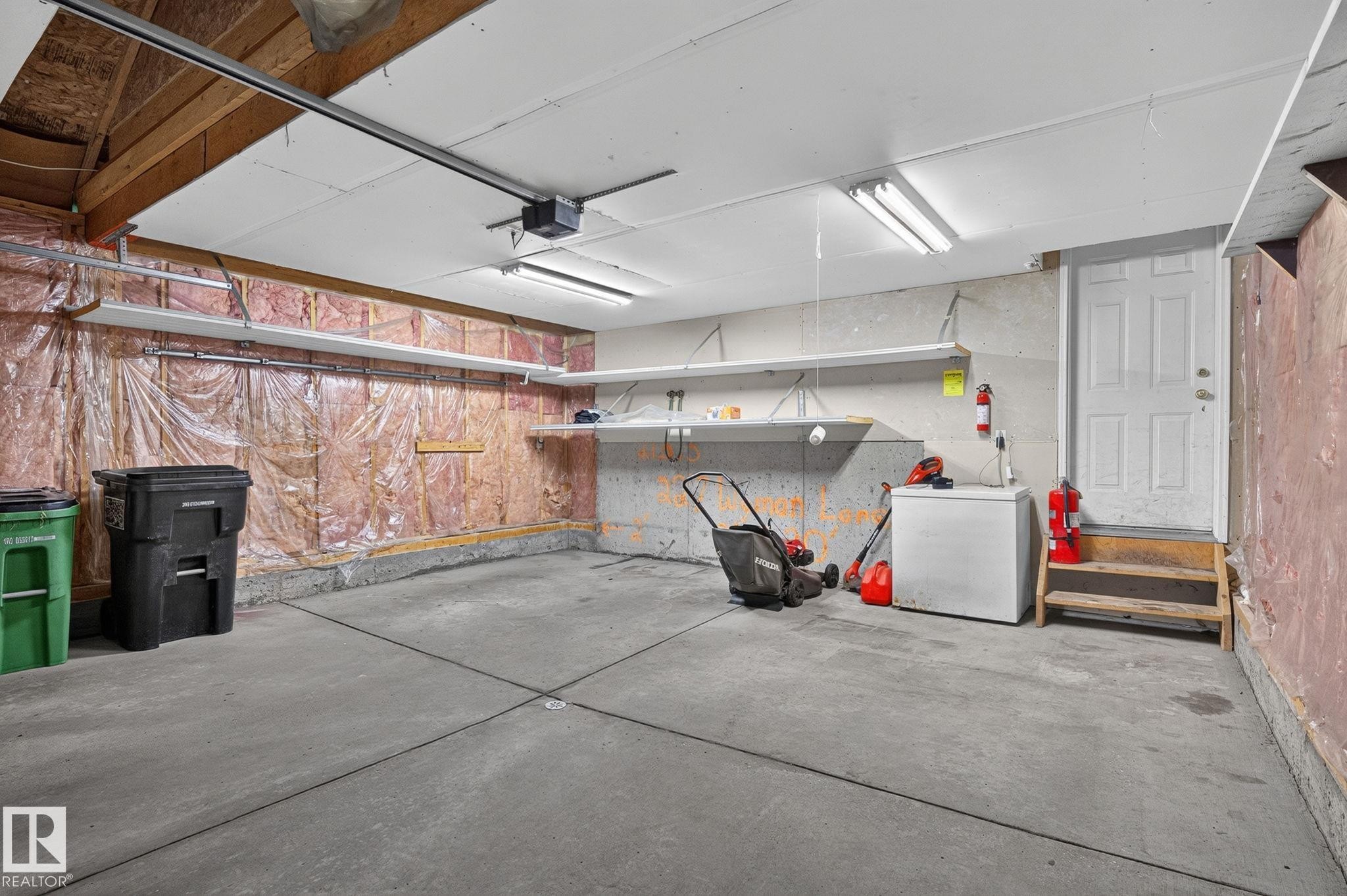 227 Wyman Lane Nw, Edmonton, AB - Indoor Photo Showing Garage