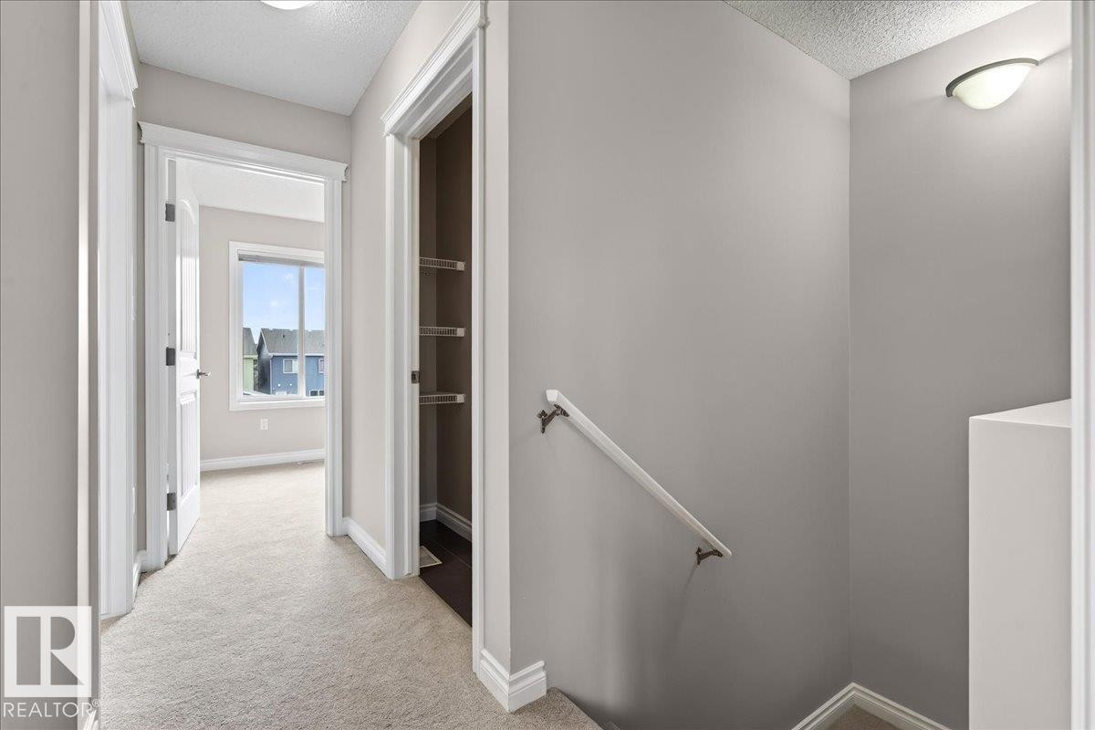 8305 Ellis Crescent Nw, Edmonton, AB - Indoor Photo Showing Other Room