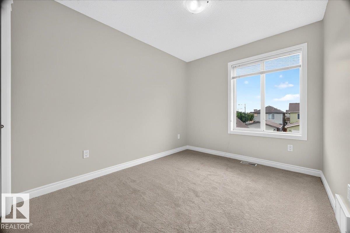 8305 Ellis Crescent Nw, Edmonton, AB - Indoor Photo Showing Other Room