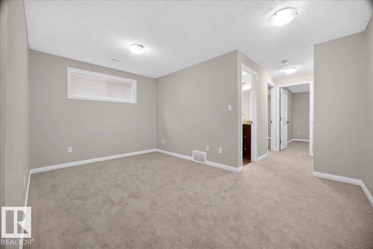 8305 Ellis Crescent Nw, Edmonton, AB - Indoor Photo Showing Other Room