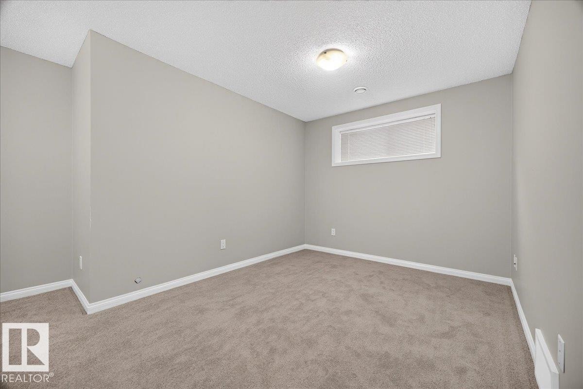 8305 Ellis Crescent Nw, Edmonton, AB - Indoor Photo Showing Other Room