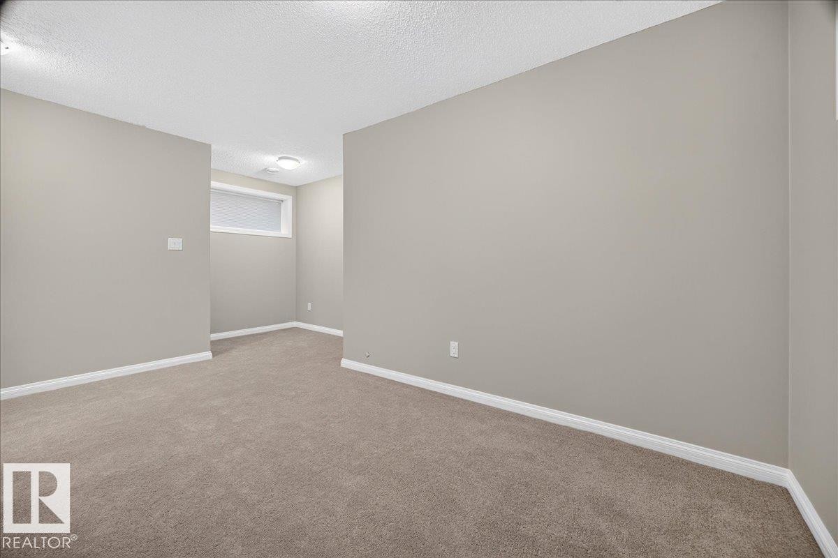 8305 Ellis Crescent Nw, Edmonton, AB - Indoor Photo Showing Other Room