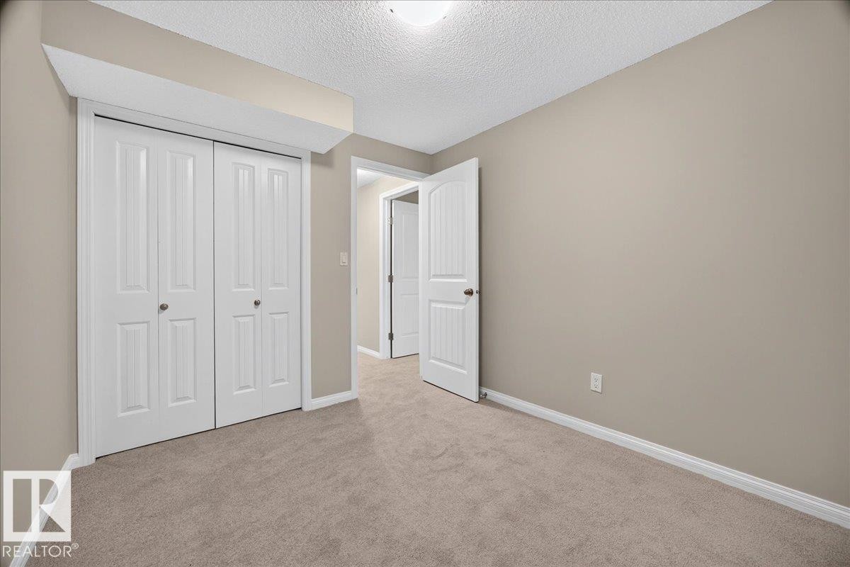 8305 Ellis Crescent Nw, Edmonton, AB - Indoor Photo Showing Other Room