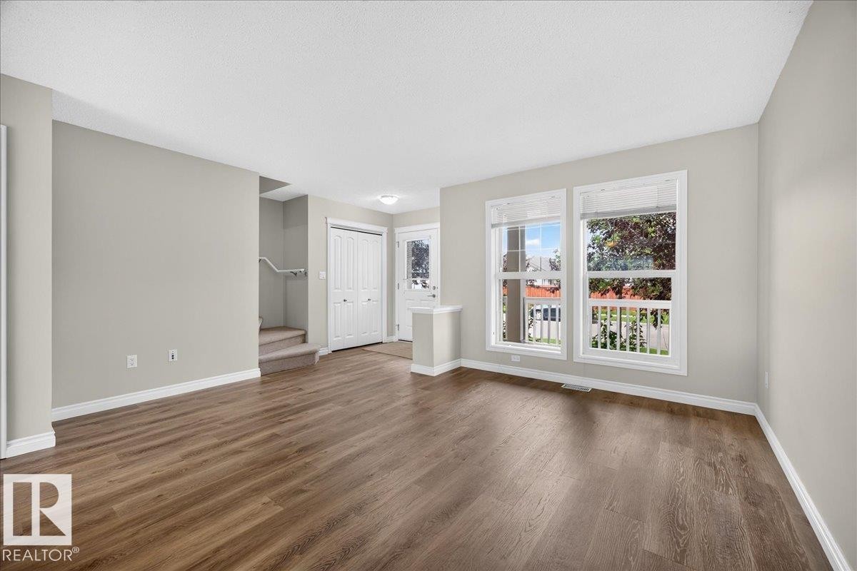 8305 Ellis Crescent Nw, Edmonton, AB - Indoor