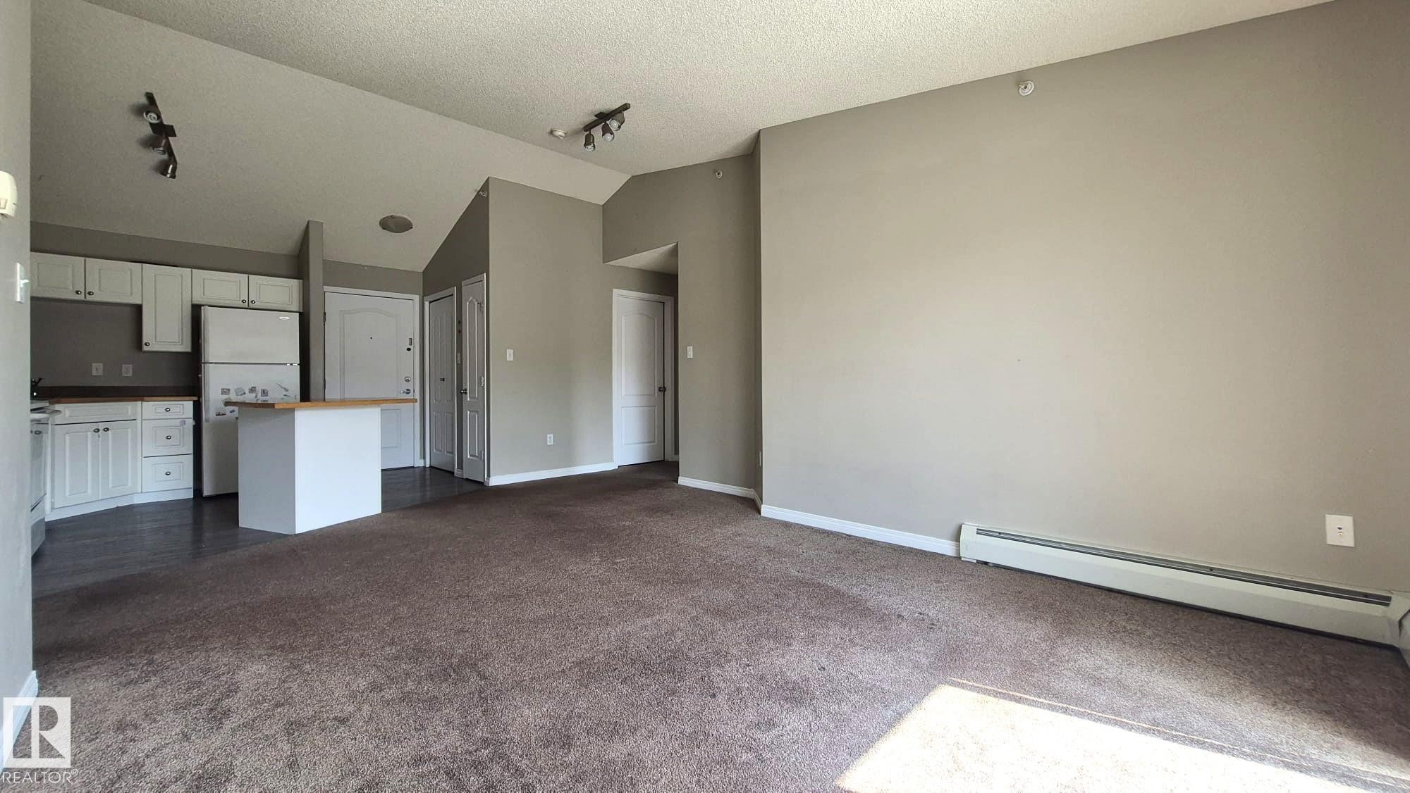 #422 151 Edwards Dr Sw, Edmonton, AB - Indoor Photo Showing Kitchen