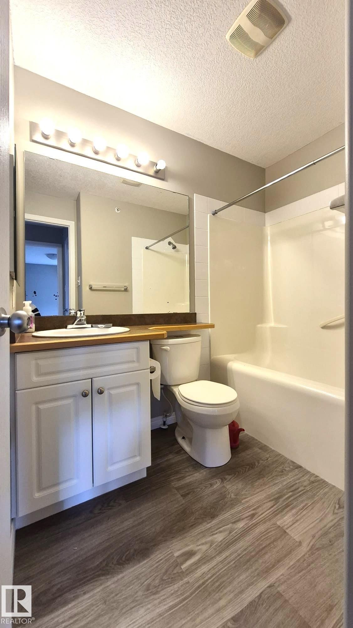 #422 151 Edwards Dr Sw, Edmonton, AB - Indoor Photo Showing Bathroom
