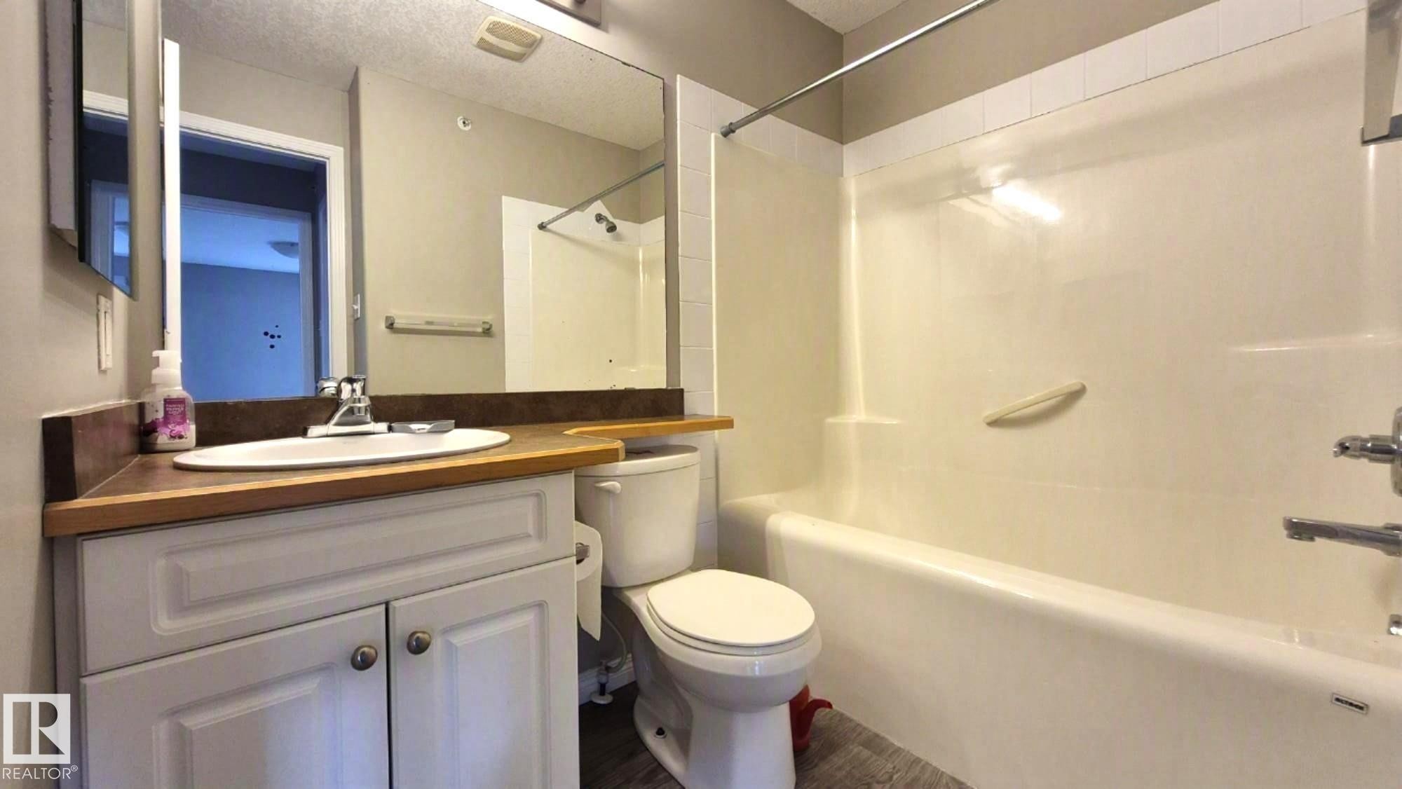 #422 151 Edwards Dr Sw, Edmonton, AB - Indoor Photo Showing Bathroom
