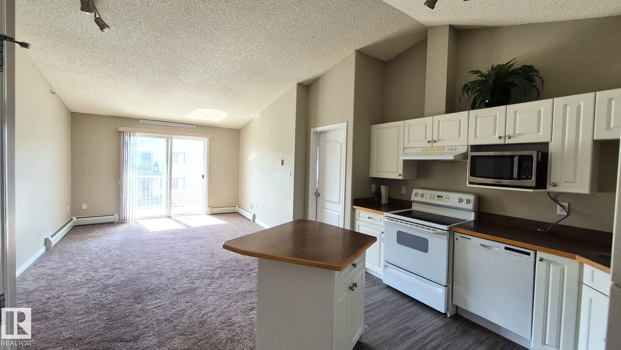 #422 151 Edwards Dr Sw, Edmonton, AB - Indoor Photo Showing Kitchen