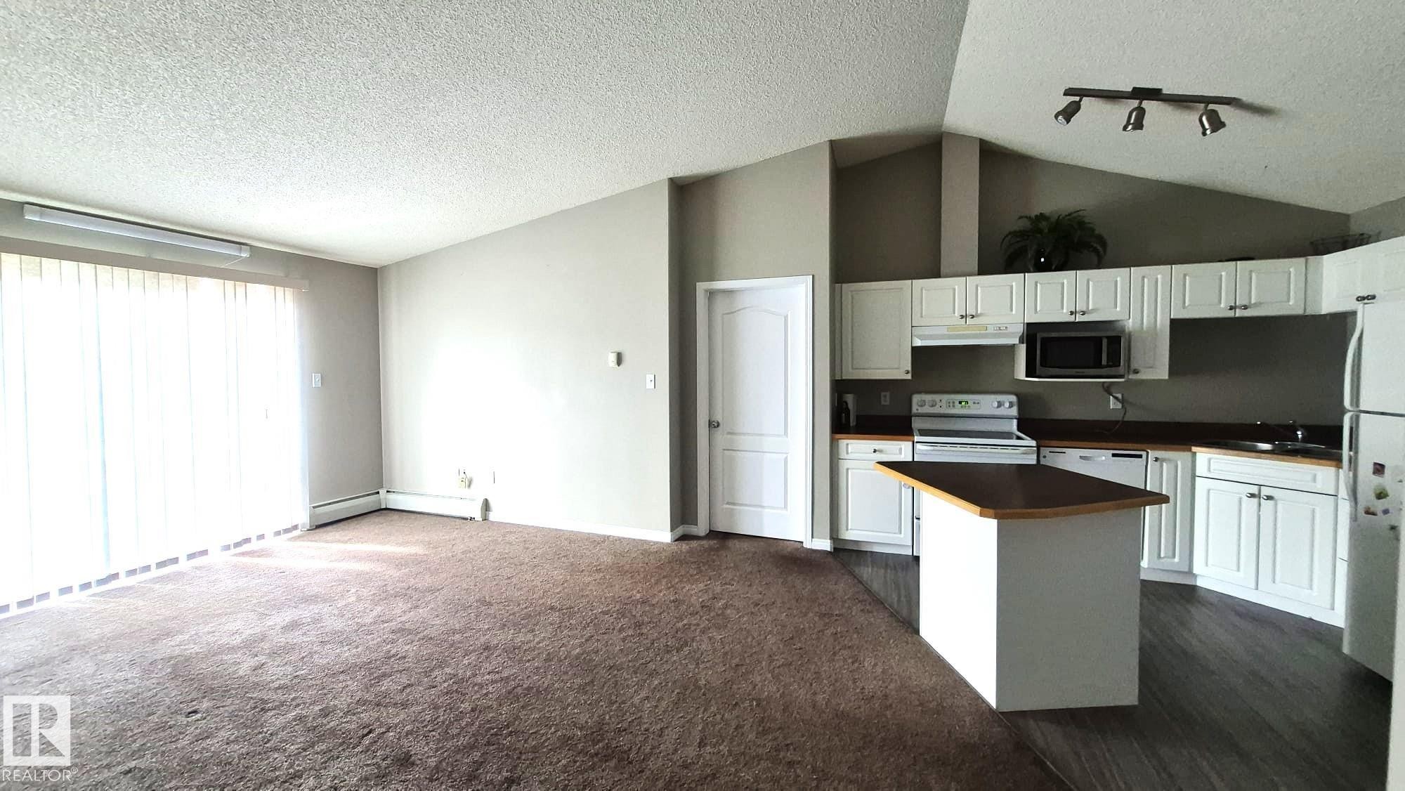 #422 151 Edwards Dr Sw, Edmonton, AB - Indoor Photo Showing Kitchen
