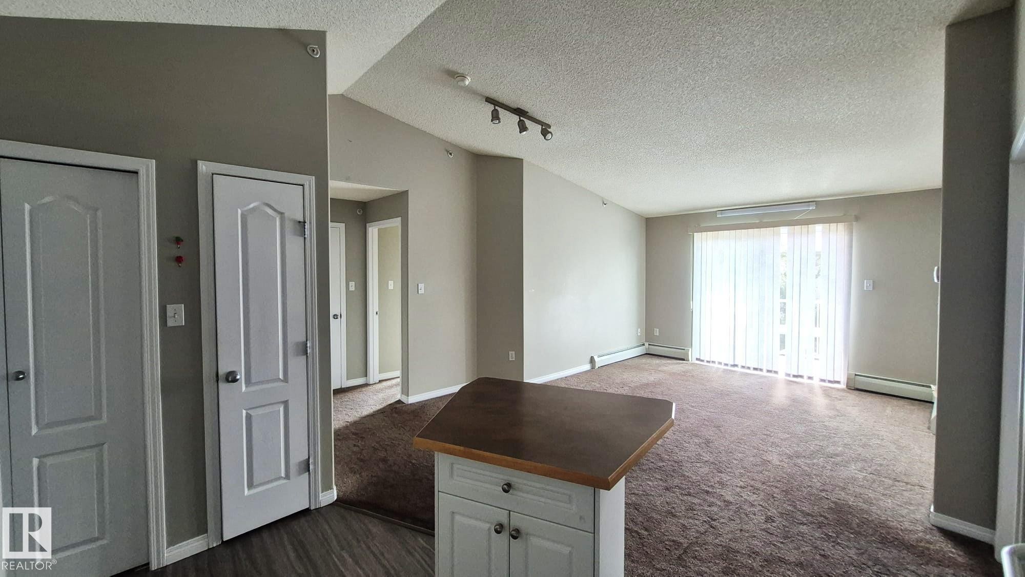 #422 151 Edwards Dr Sw, Edmonton, AB - Indoor Photo Showing Other Room