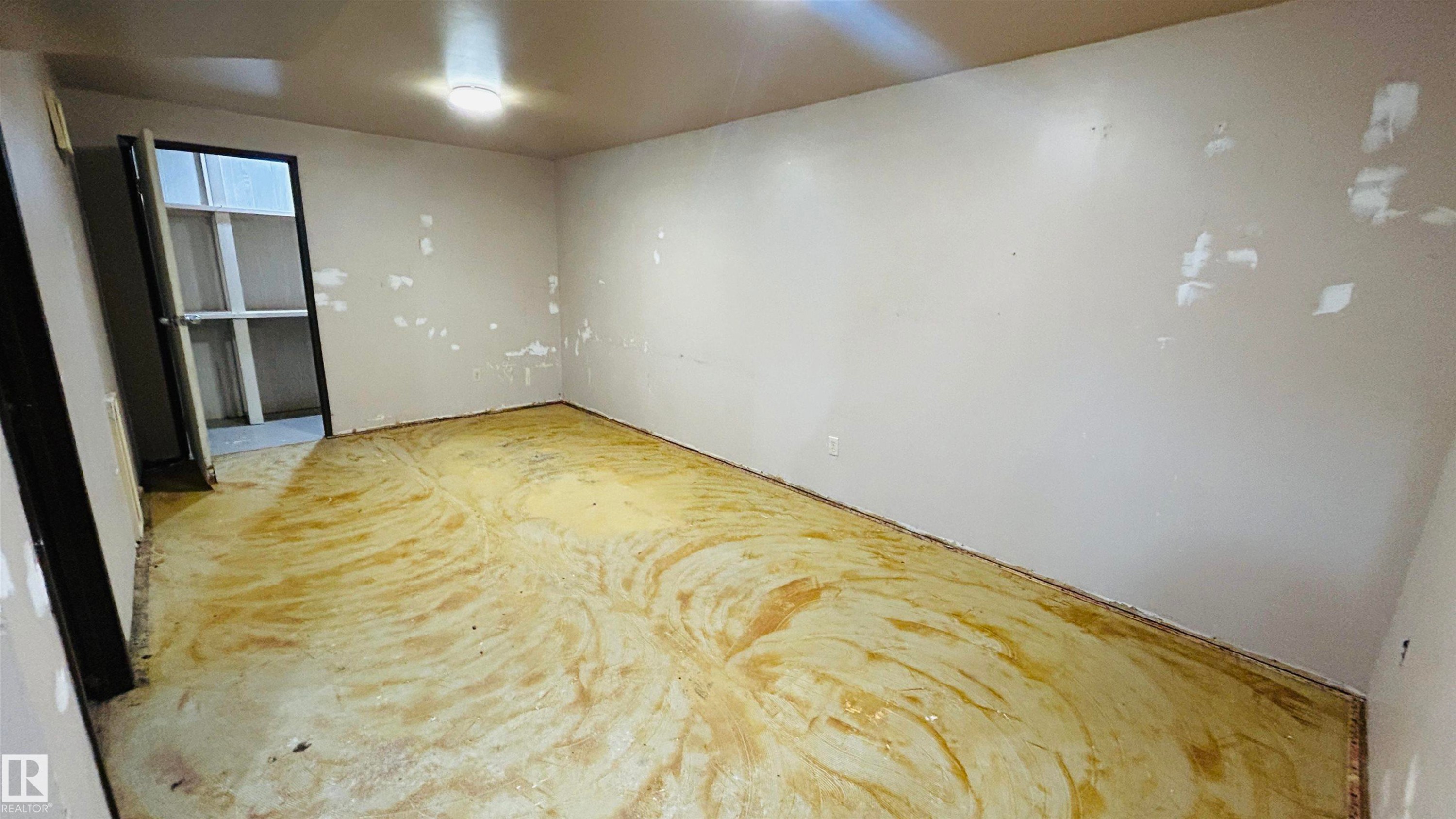 5102 57, Cold Lake, AB - Indoor Photo Showing Other Room