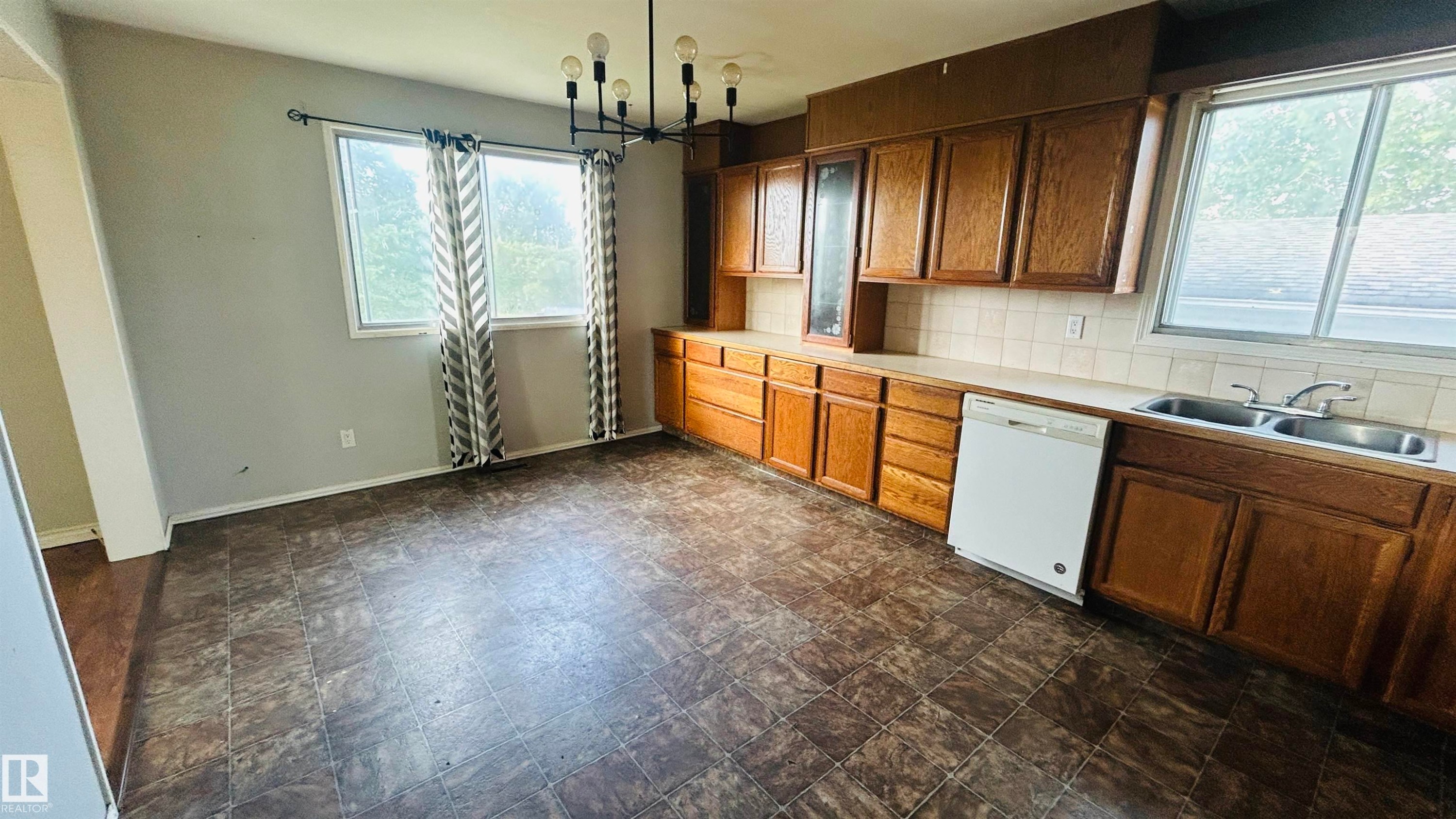5102 57, Cold Lake, AB - Indoor Photo Showing Kitchen With Double Sink